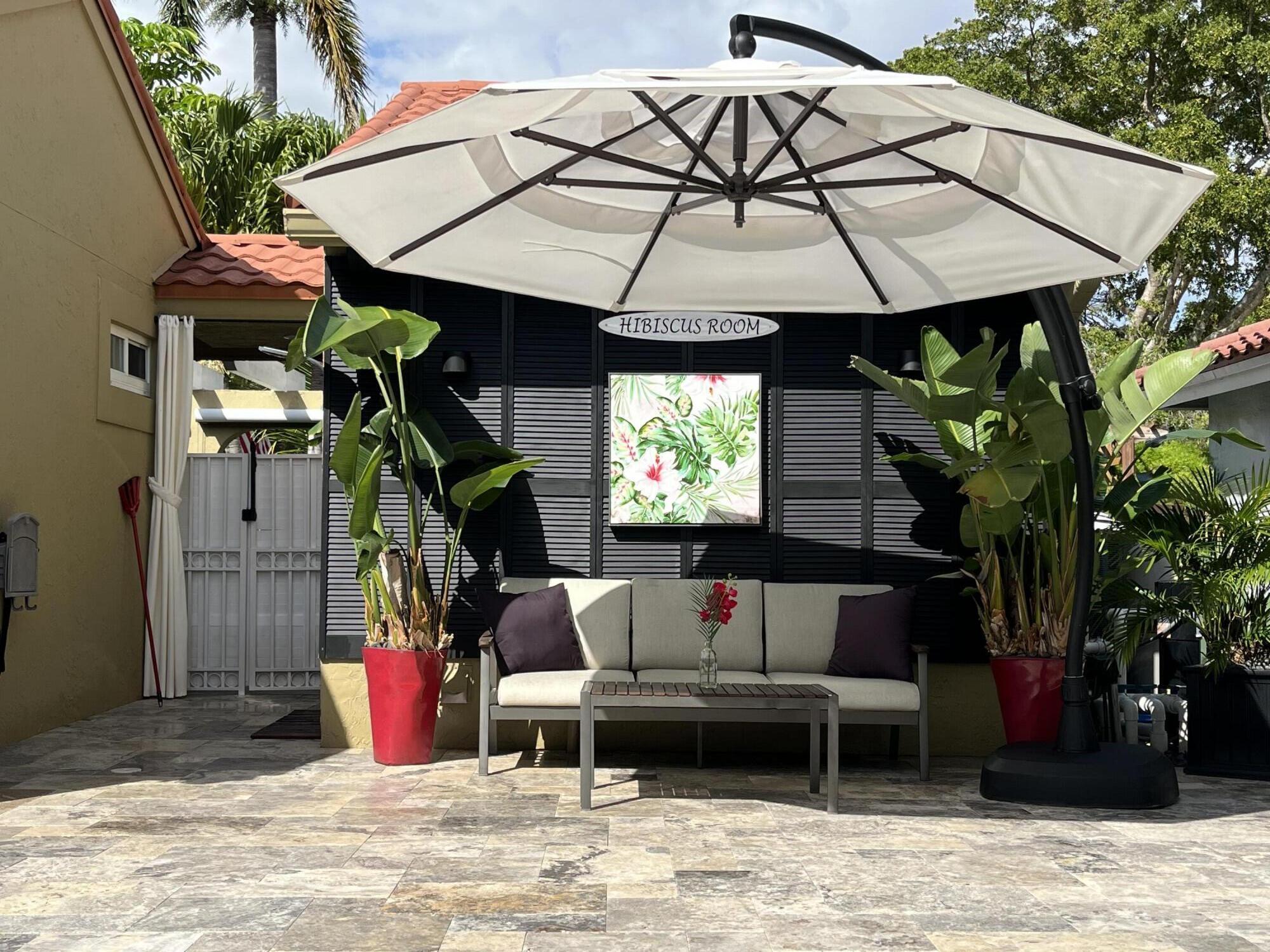 1227 Seagrape Weston, FL 33326