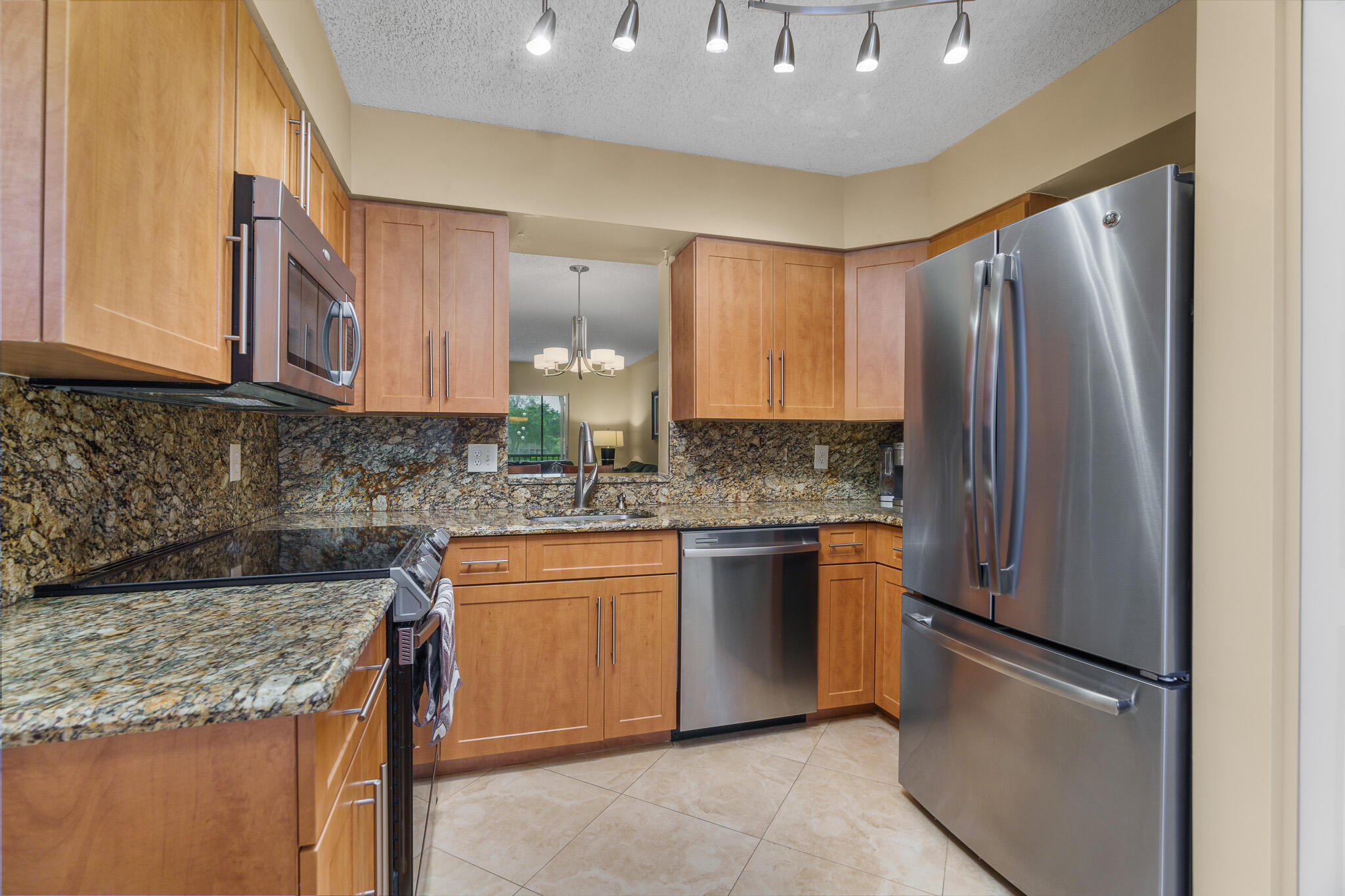 6515 Kensington #201