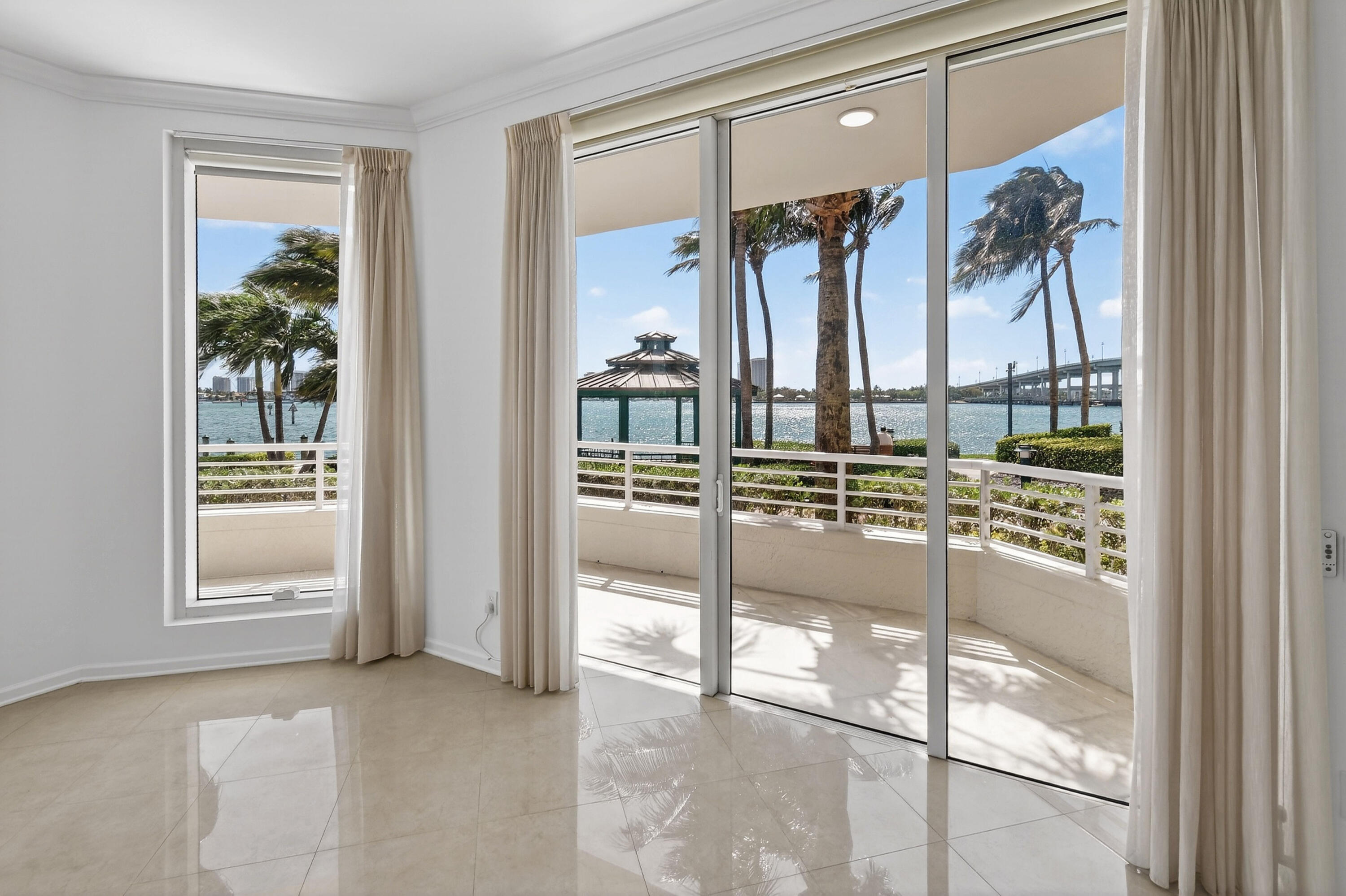 2650 Lake Shr #106 Riviera Beach, FL 33404