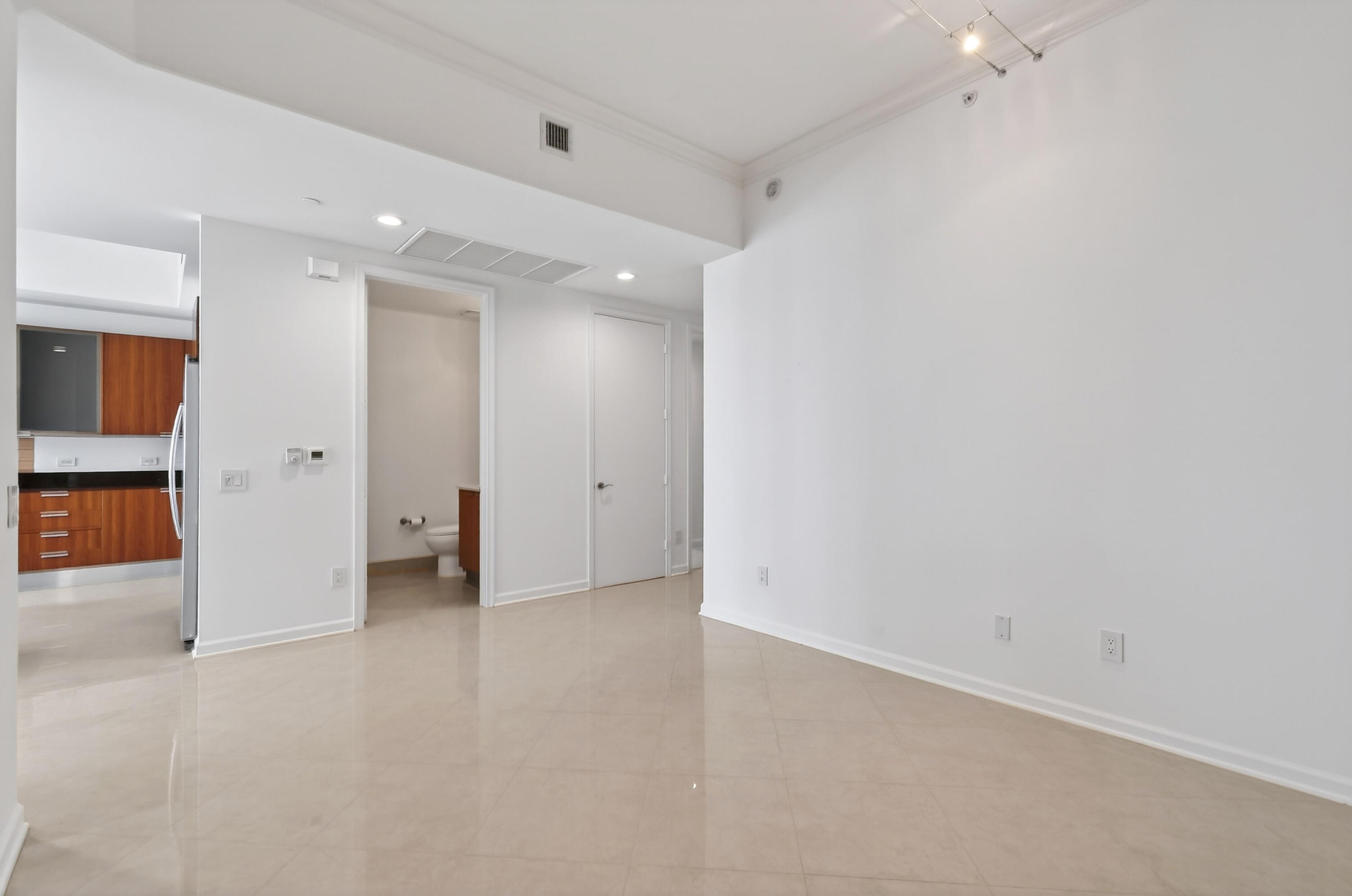 2650 Lake Shr #106 Riviera Beach, FL 33404