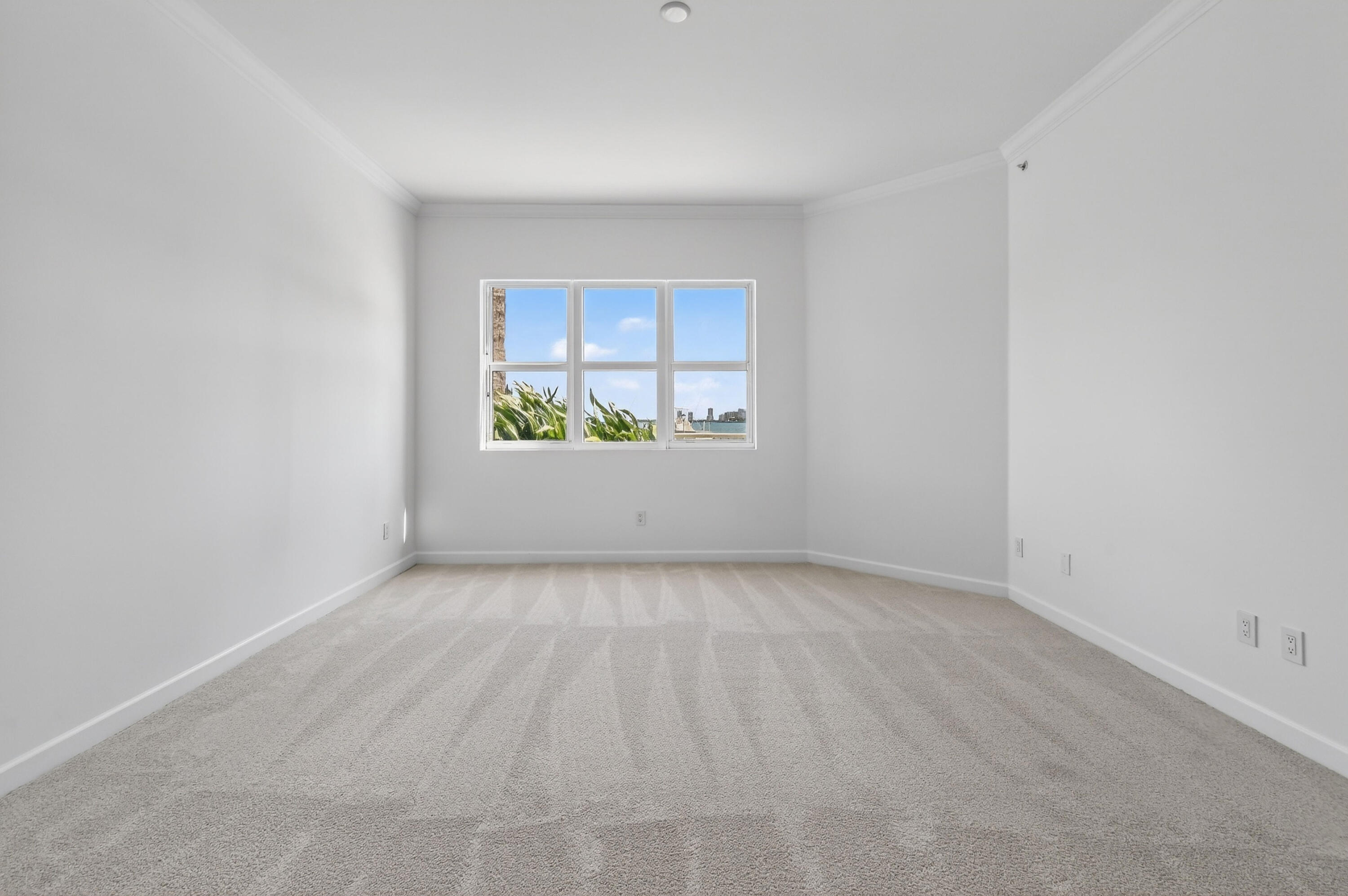 2650 Lake Shr #106 Riviera Beach, FL 33404