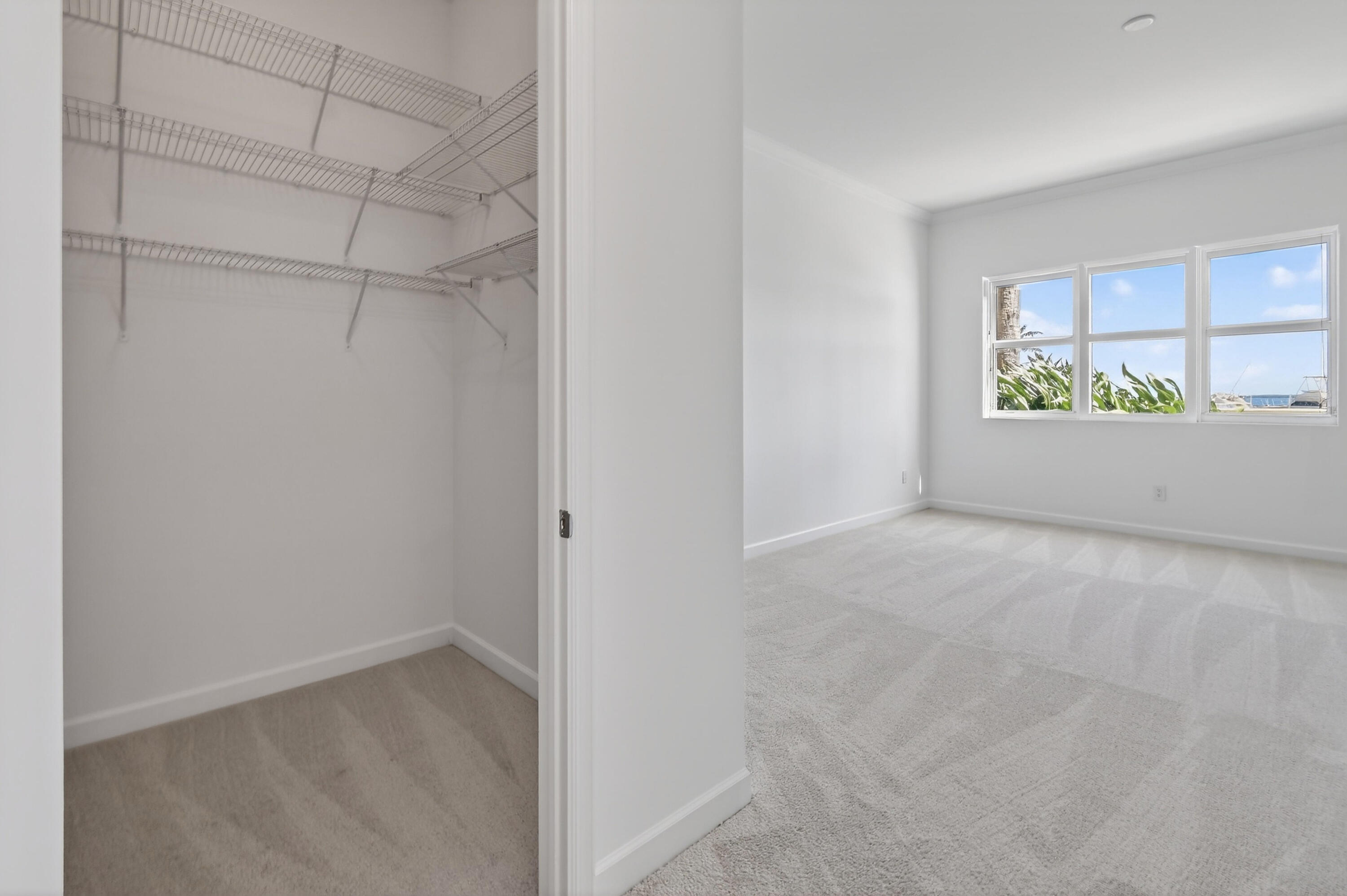 2650 Lake Shr #106 Riviera Beach, FL 33404
