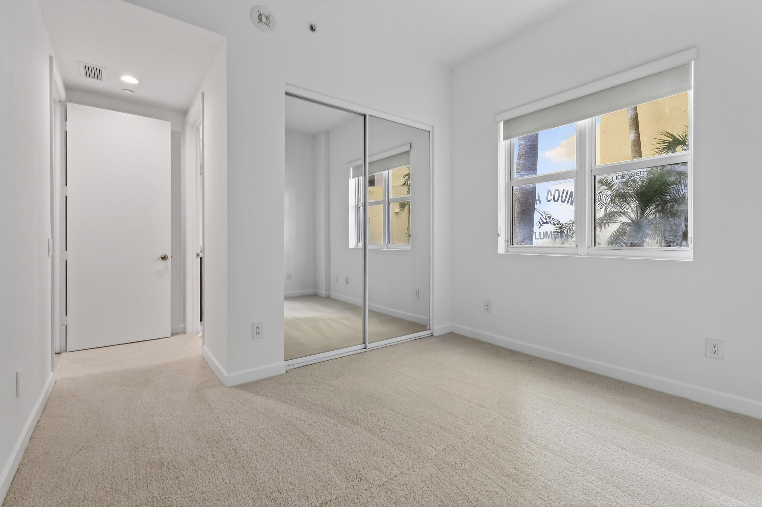 2650 Lake Shr #106 Riviera Beach, FL 33404