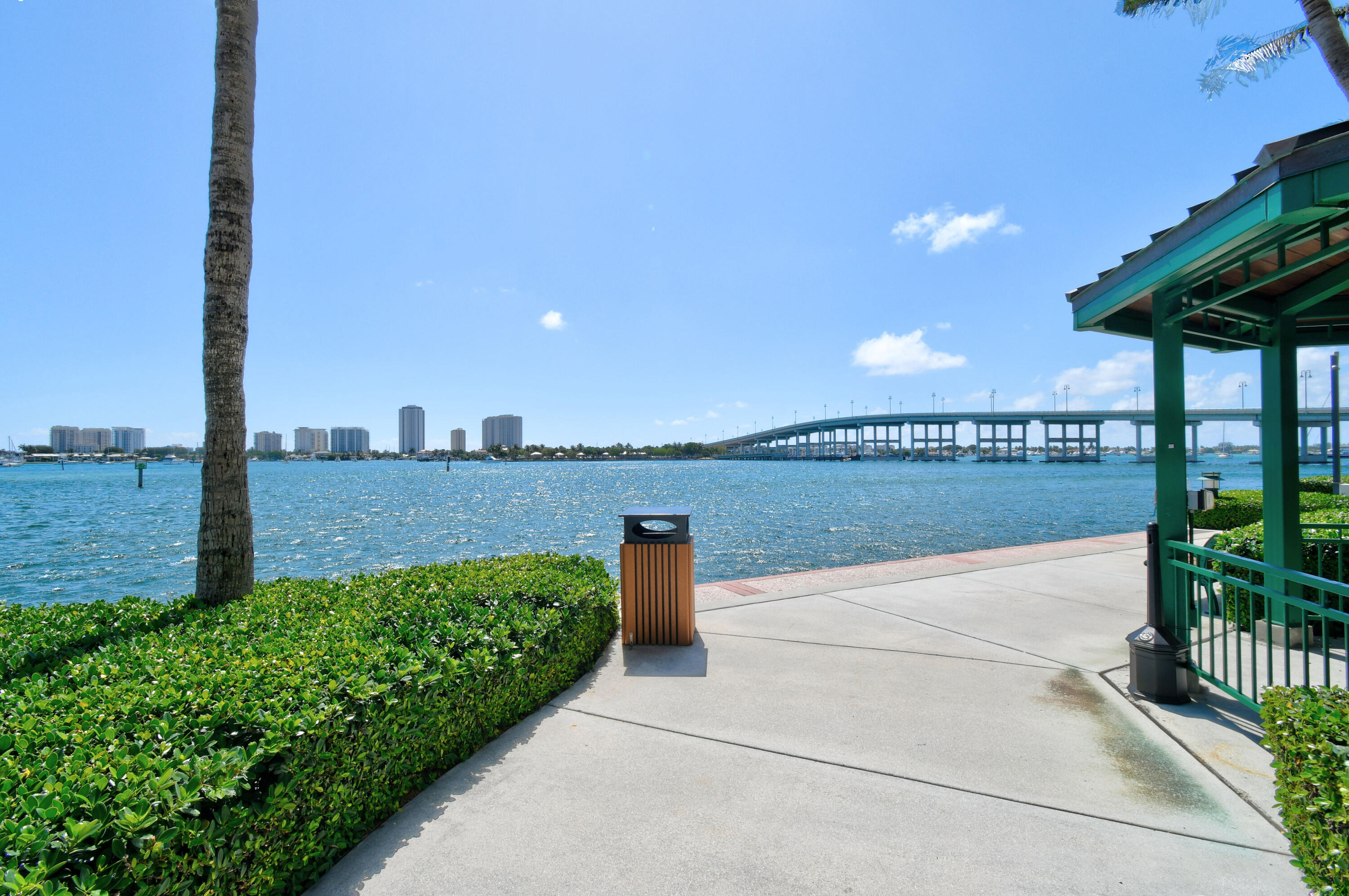 2650 Lake Shr #106 Riviera Beach, FL 33404