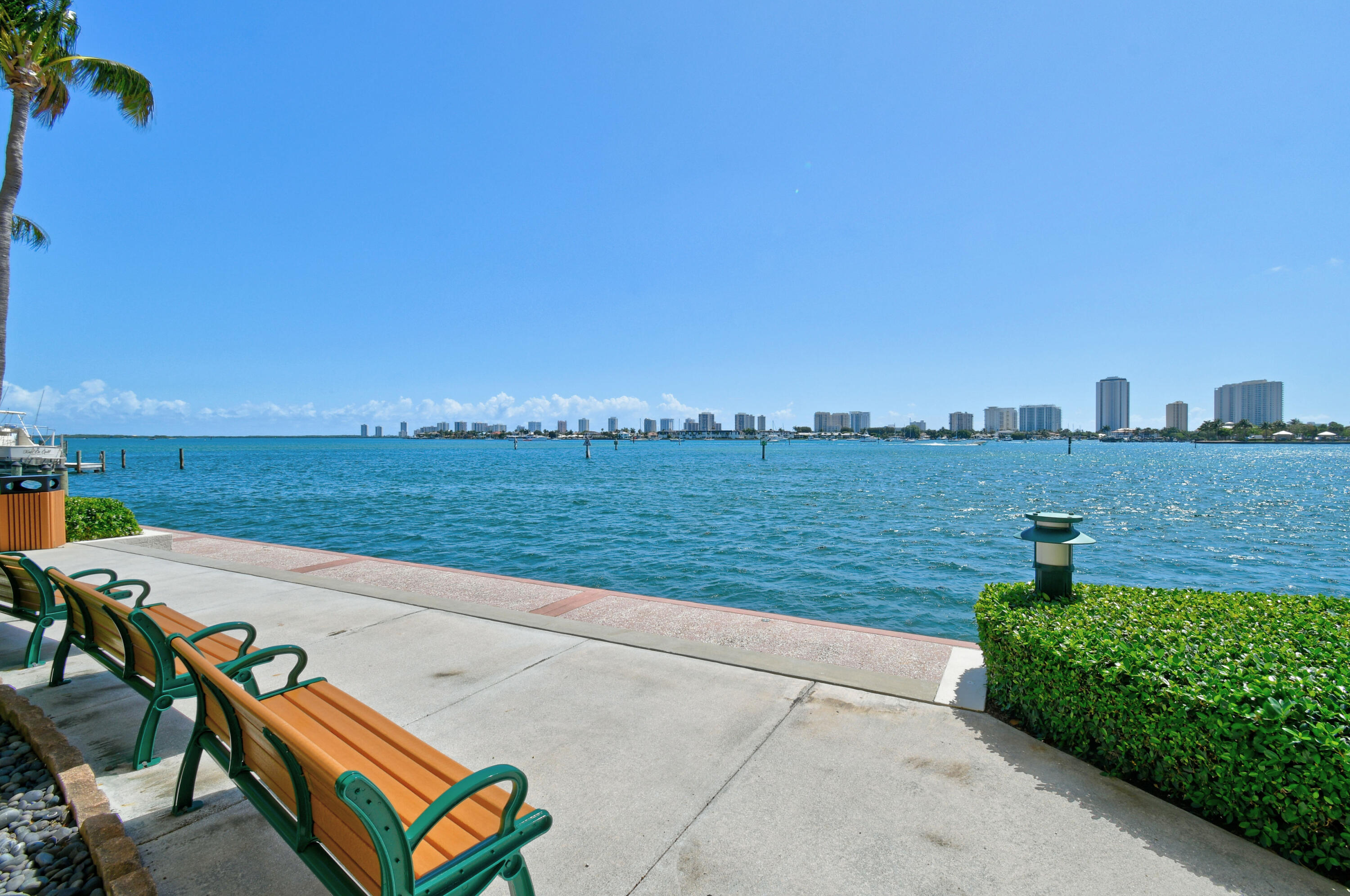 2650 Lake Shr #106 Riviera Beach, FL 33404