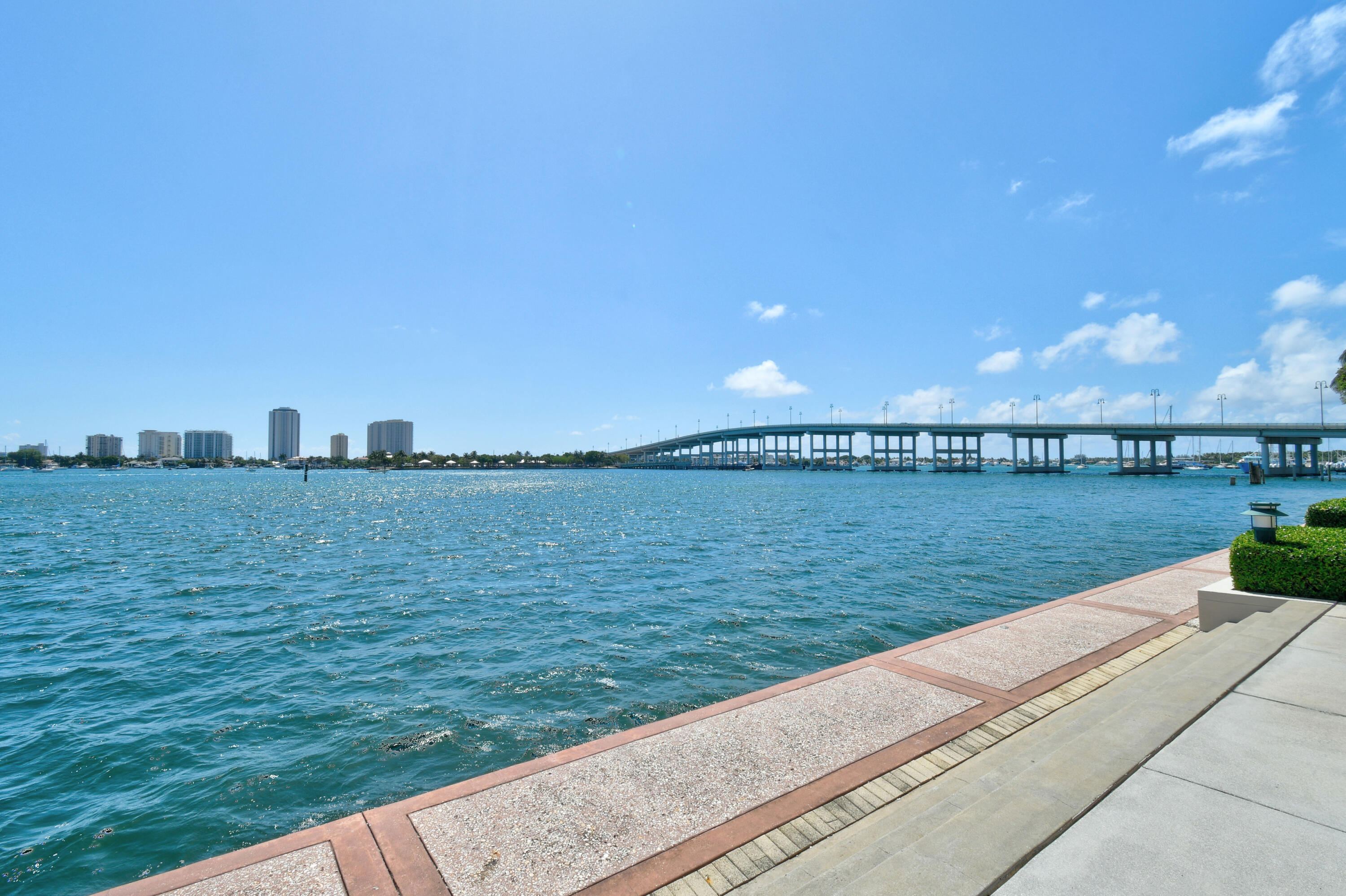 2650 Lake Shr #106 Riviera Beach, FL 33404