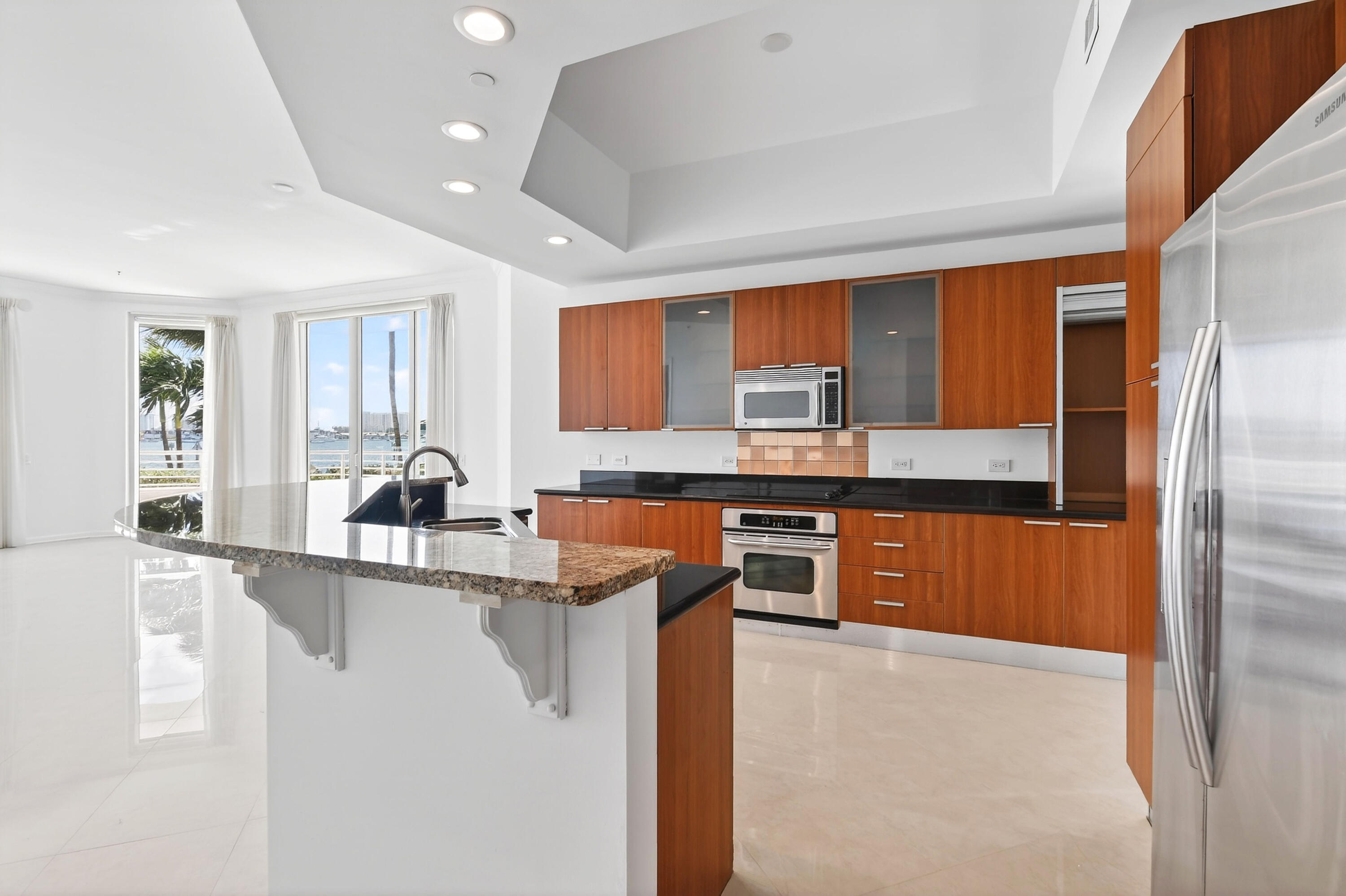 2650 Lake Shr #106 Riviera Beach, FL 33404