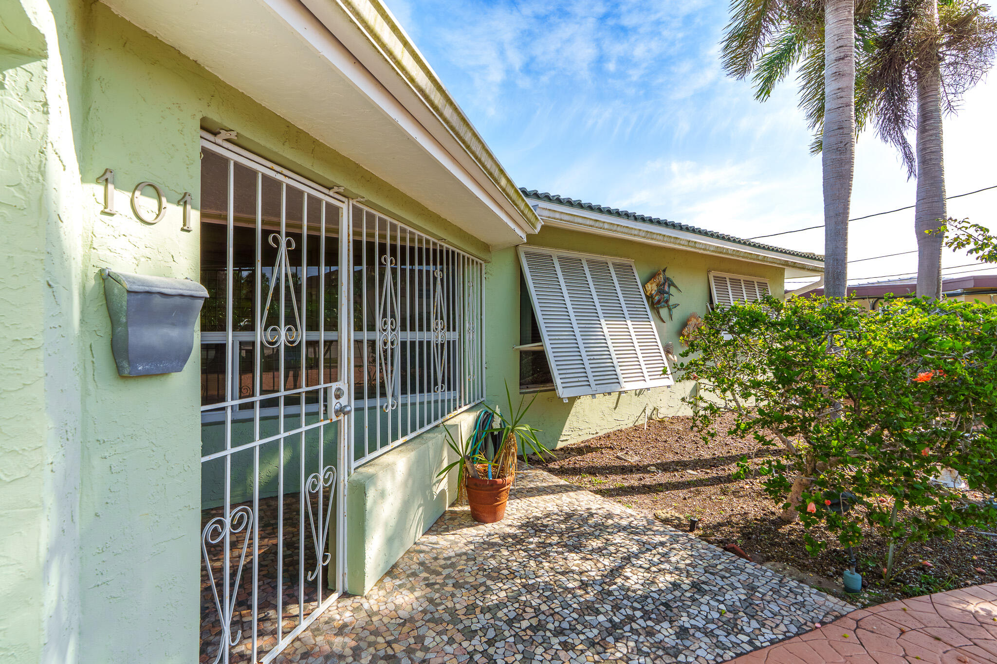 101 SE 14th Pompano Beach, FL 33060