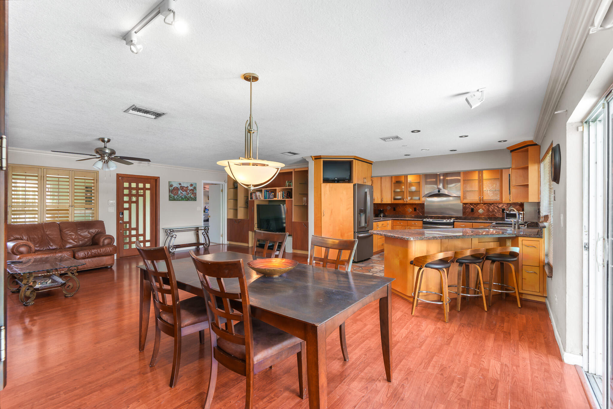 101 SE 14th Pompano Beach, FL 33060