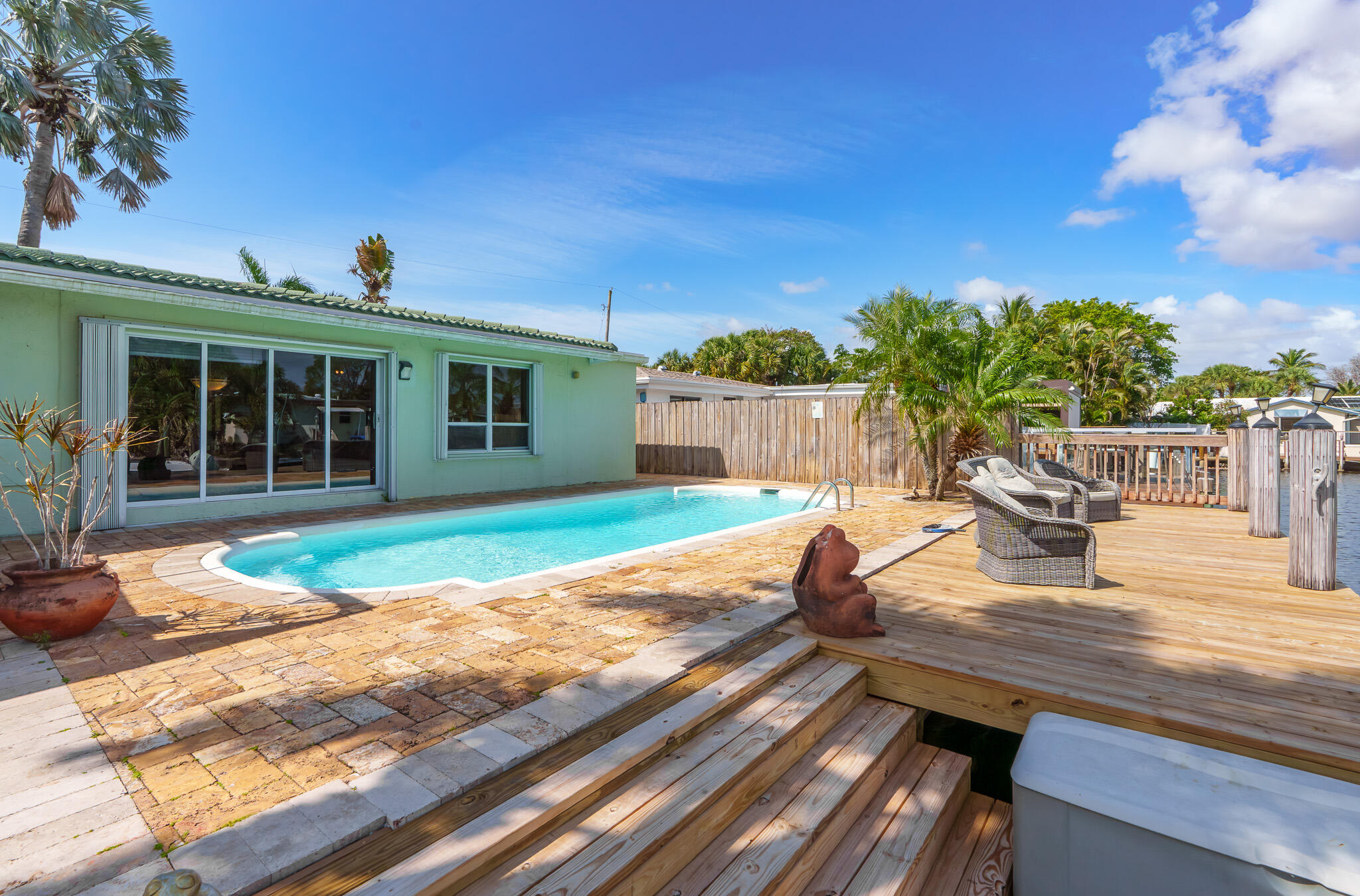 101 SE 14th Pompano Beach, FL 33060
