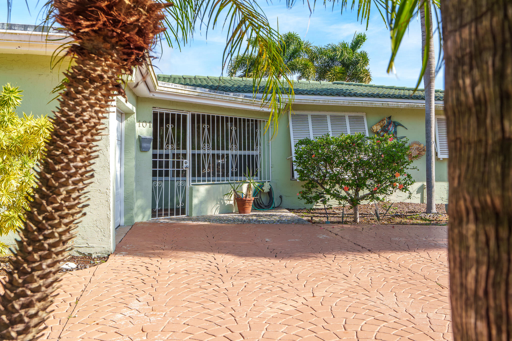 101 SE 14th Pompano Beach, FL 33060