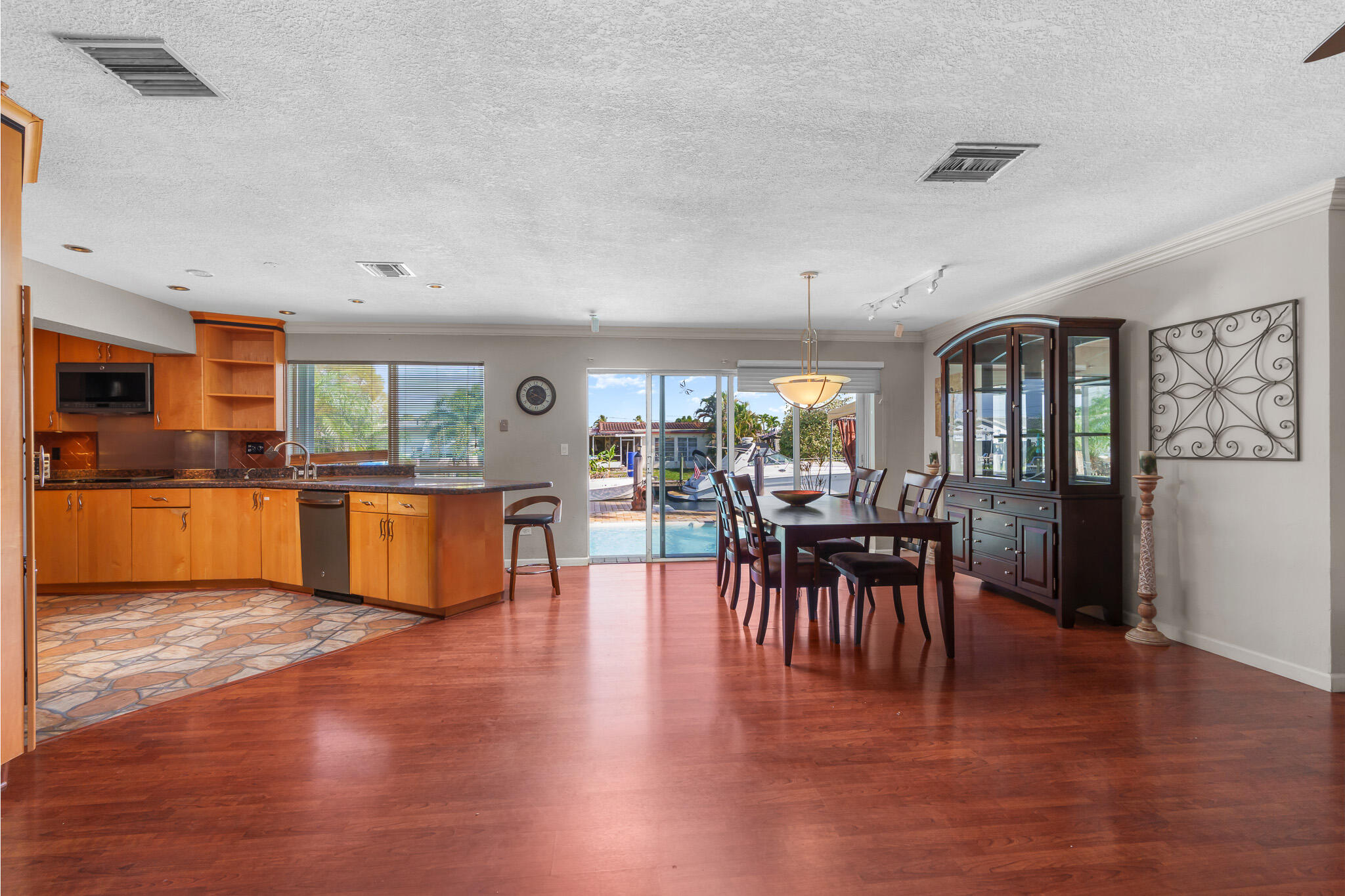 101 SE 14th Pompano Beach, FL 33060
