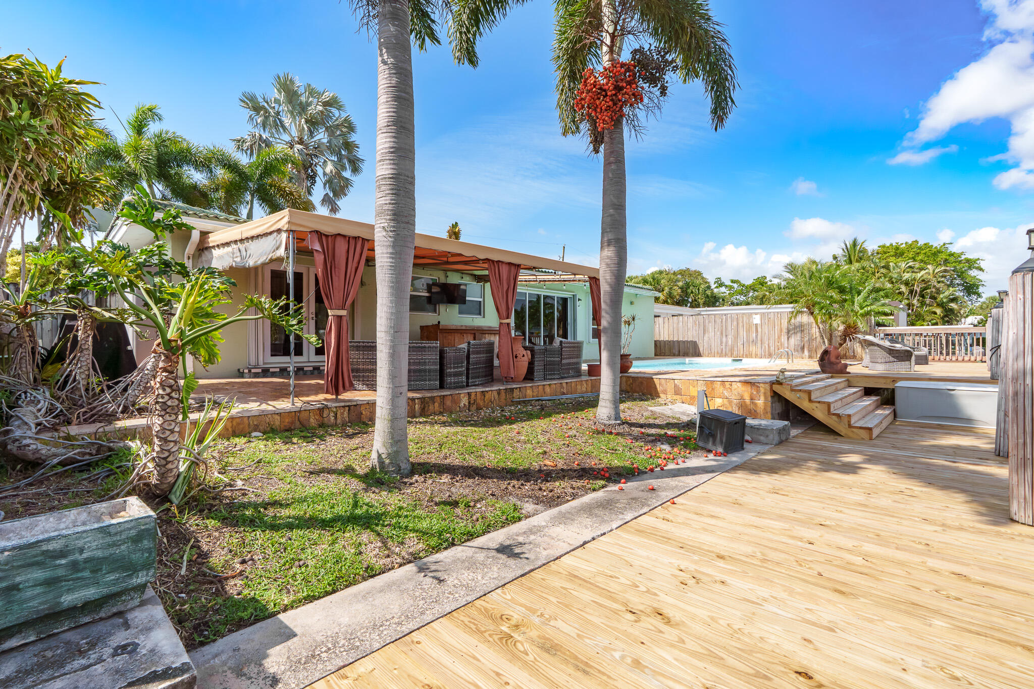 101 SE 14th Pompano Beach, FL 33060