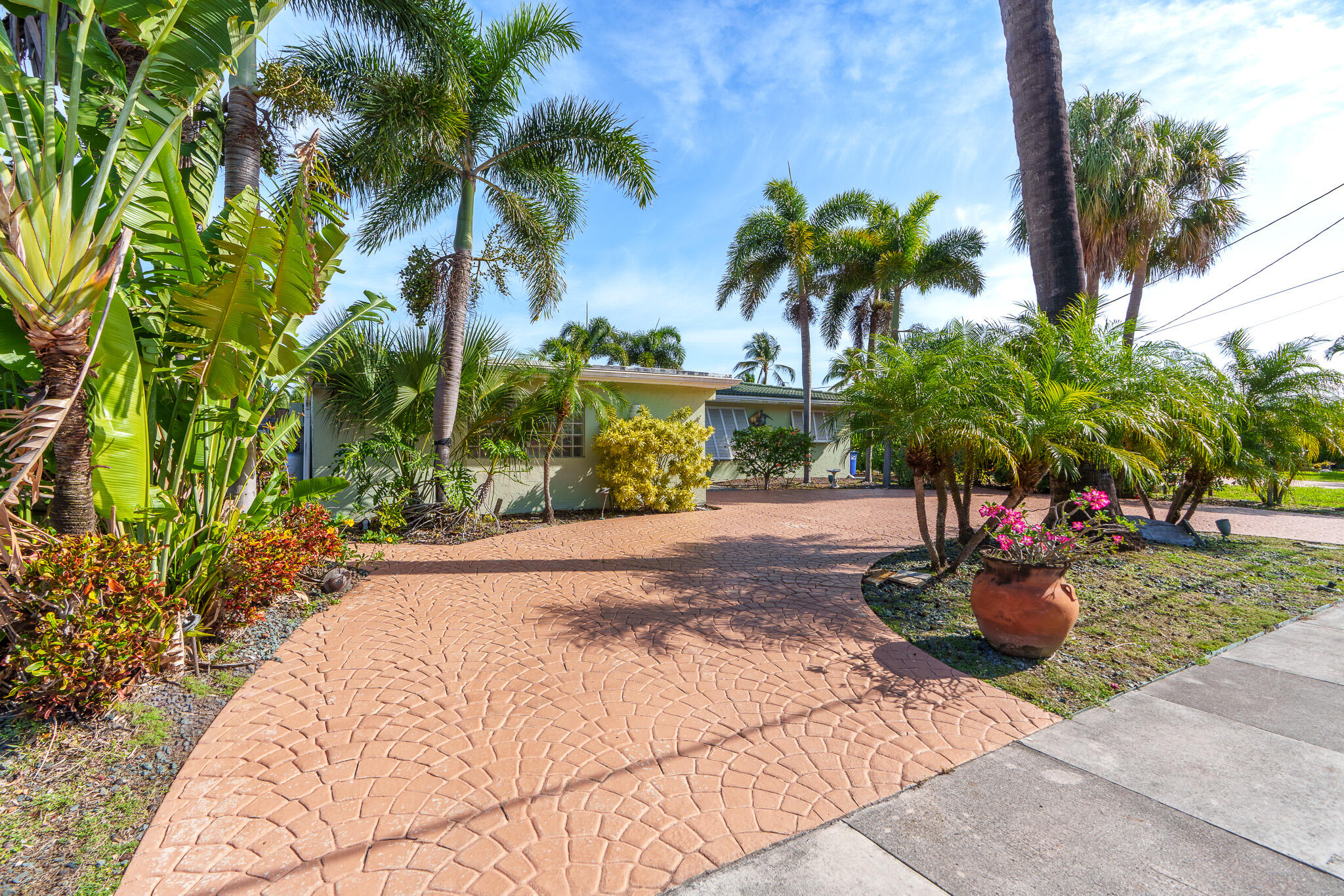 101 SE 14th Pompano Beach, FL 33060