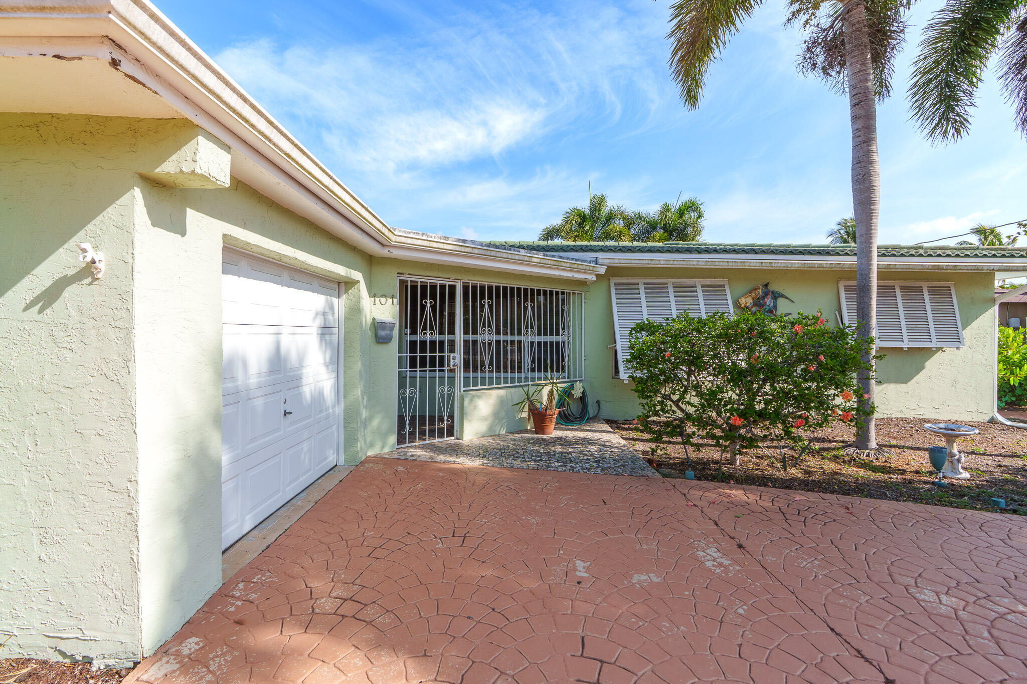 101 SE 14th Pompano Beach, FL 33060