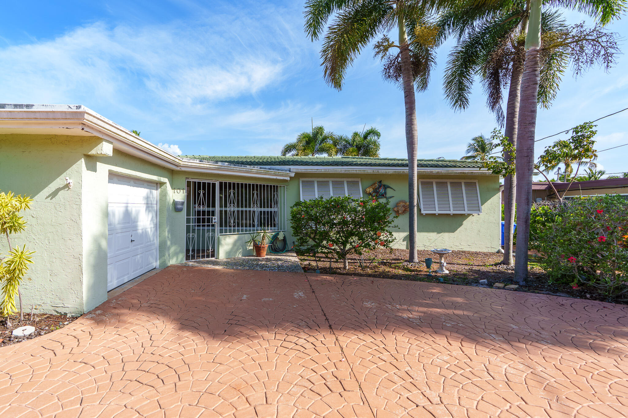 101 SE 14th Pompano Beach, FL 33060