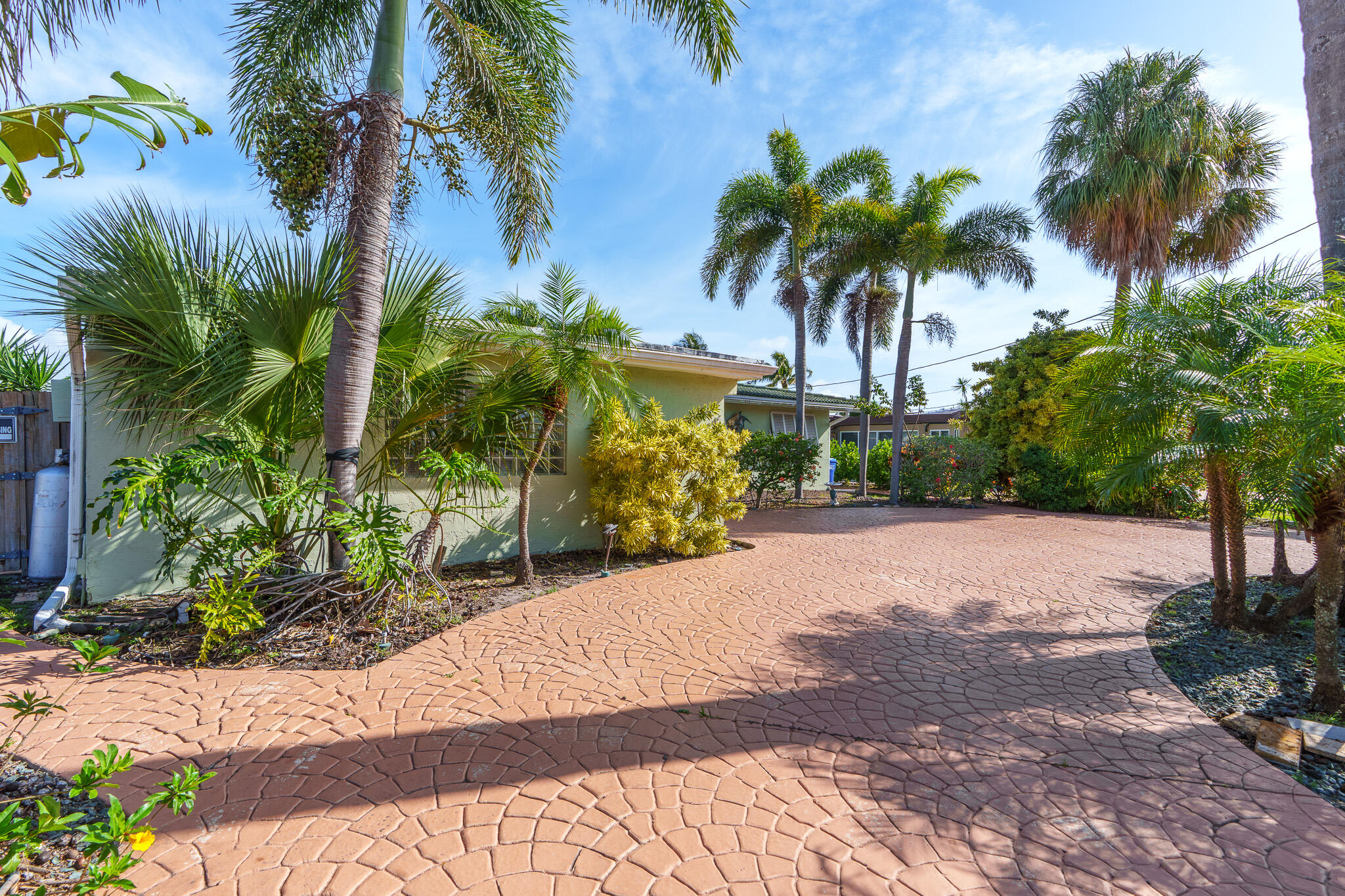 101 SE 14th Pompano Beach, FL 33060