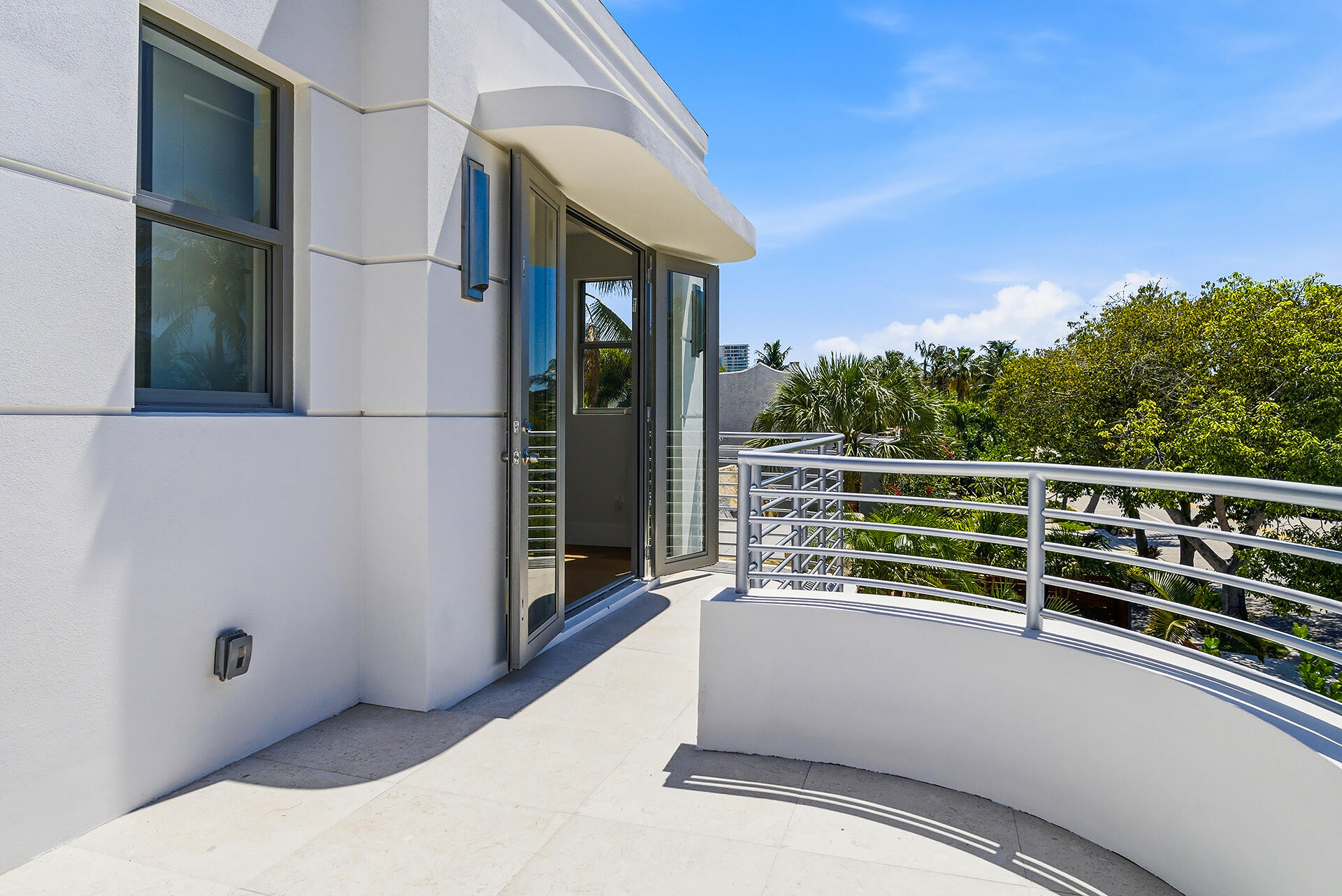 785 Park West Palm Beach, FL 33401