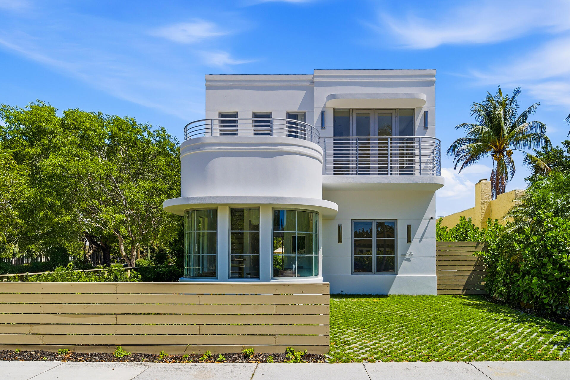 785 Park West Palm Beach, FL 33401