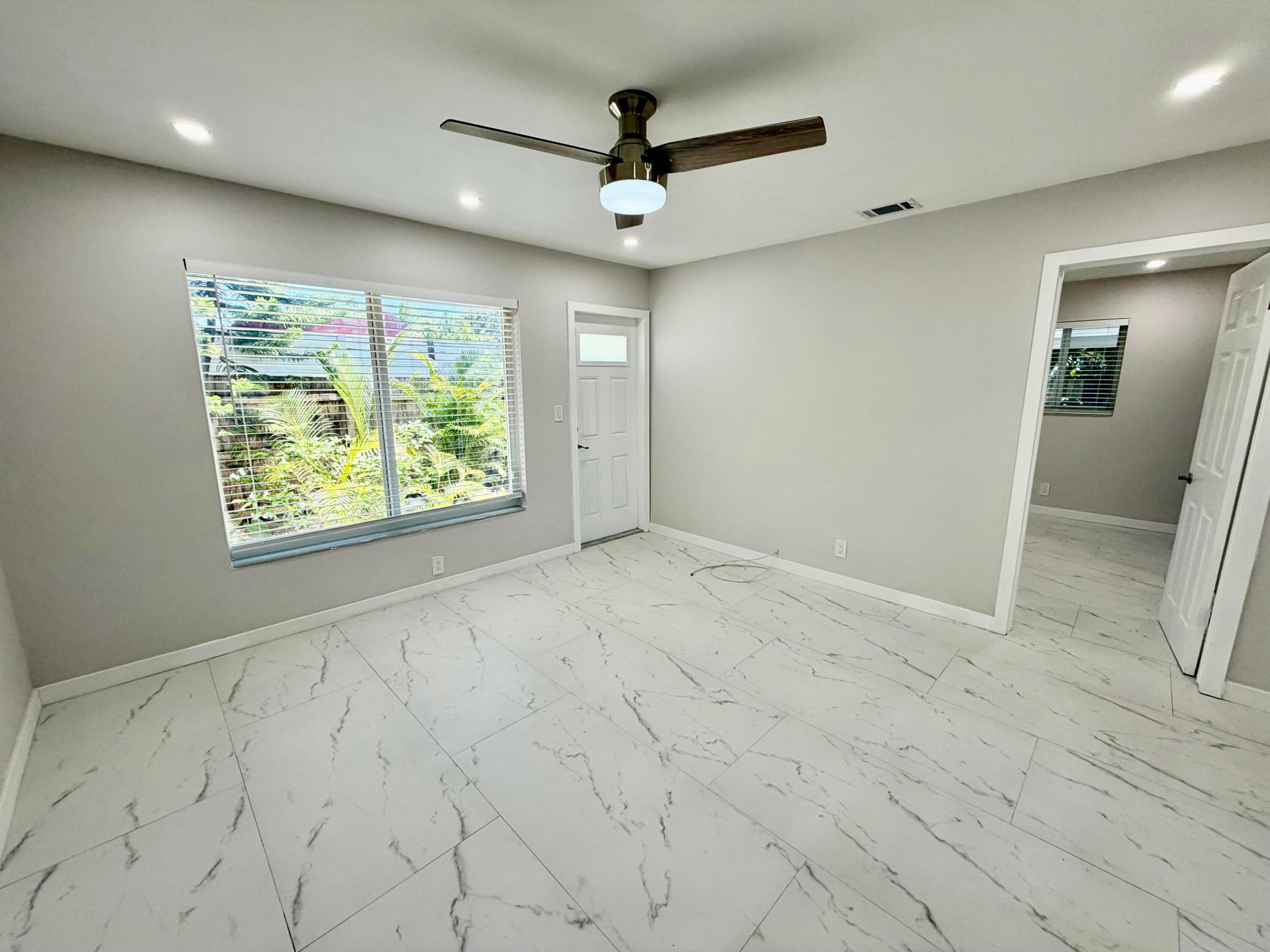 1652 NE 33rd #B