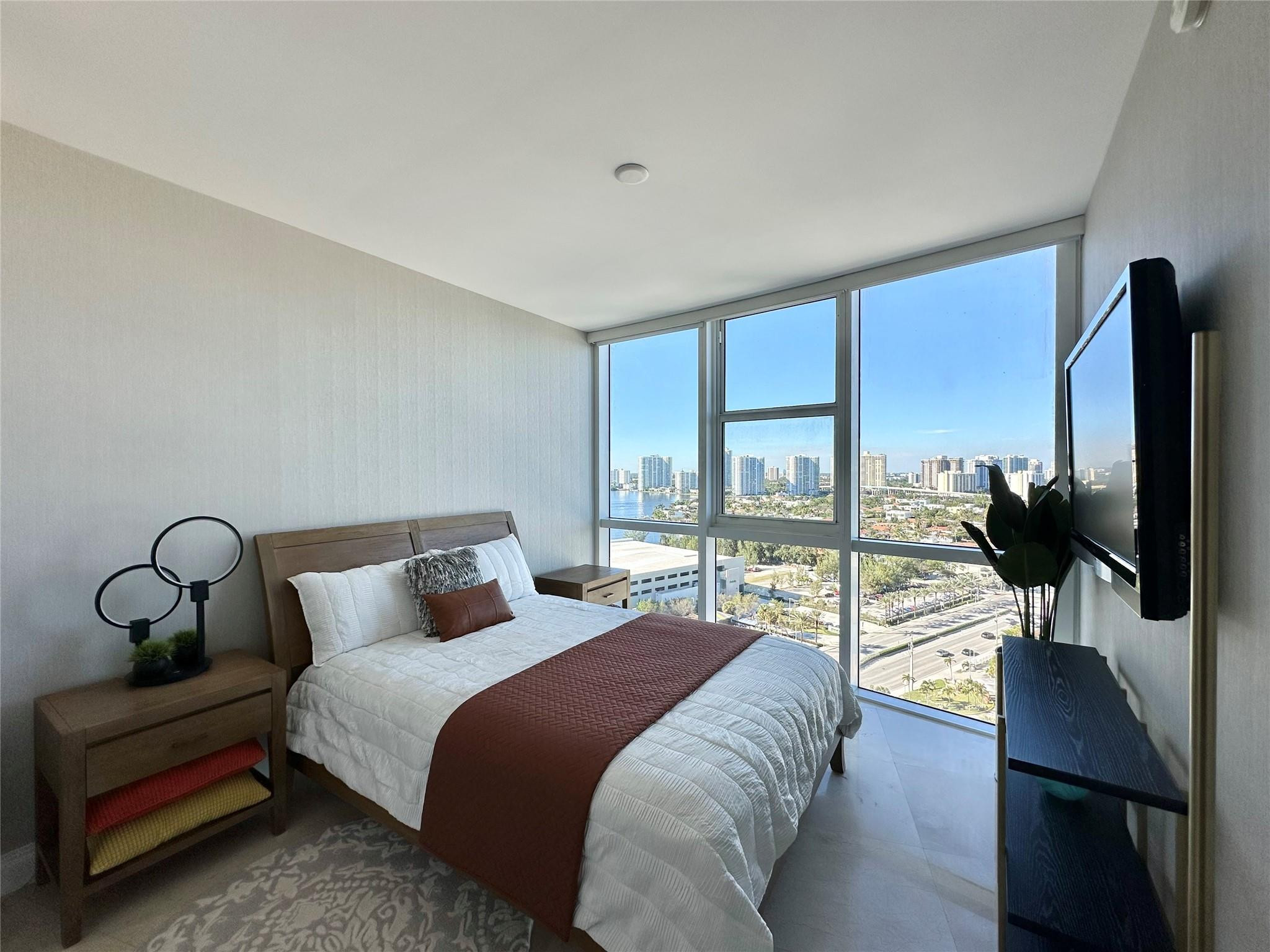 18201 Collins #1901 Sunny Isles Beach, FL 33160