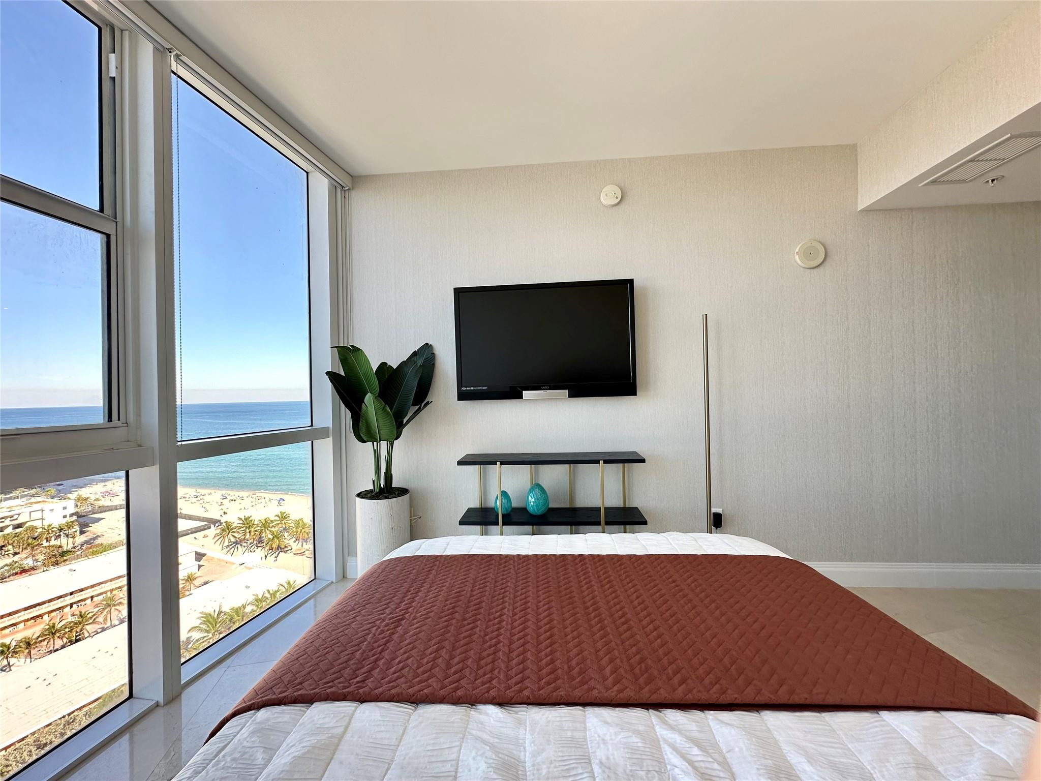 18201 Collins #1901 Sunny Isles Beach, FL 33160