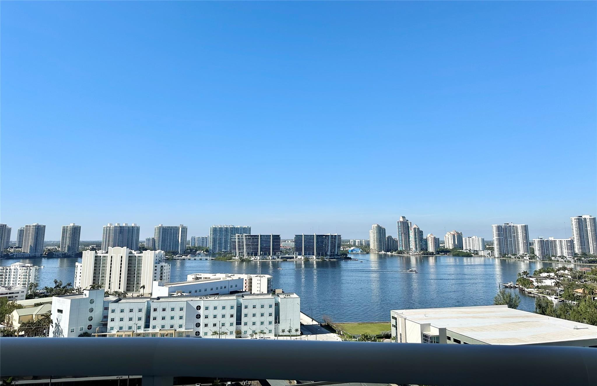 18201 Collins #1901 Sunny Isles Beach, FL 33160