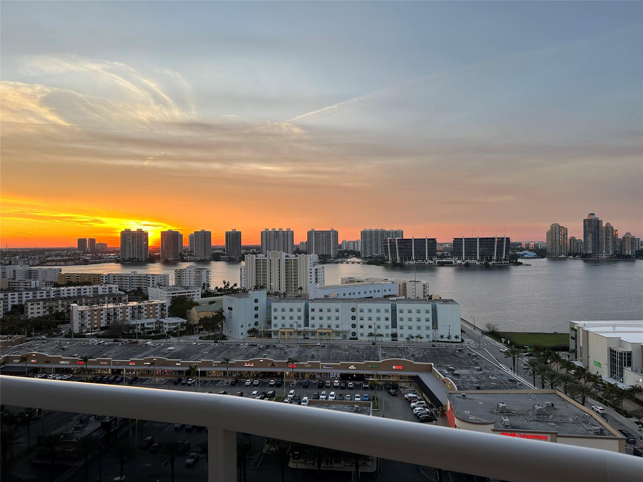 18201 Collins #1901 Sunny Isles Beach, FL 33160