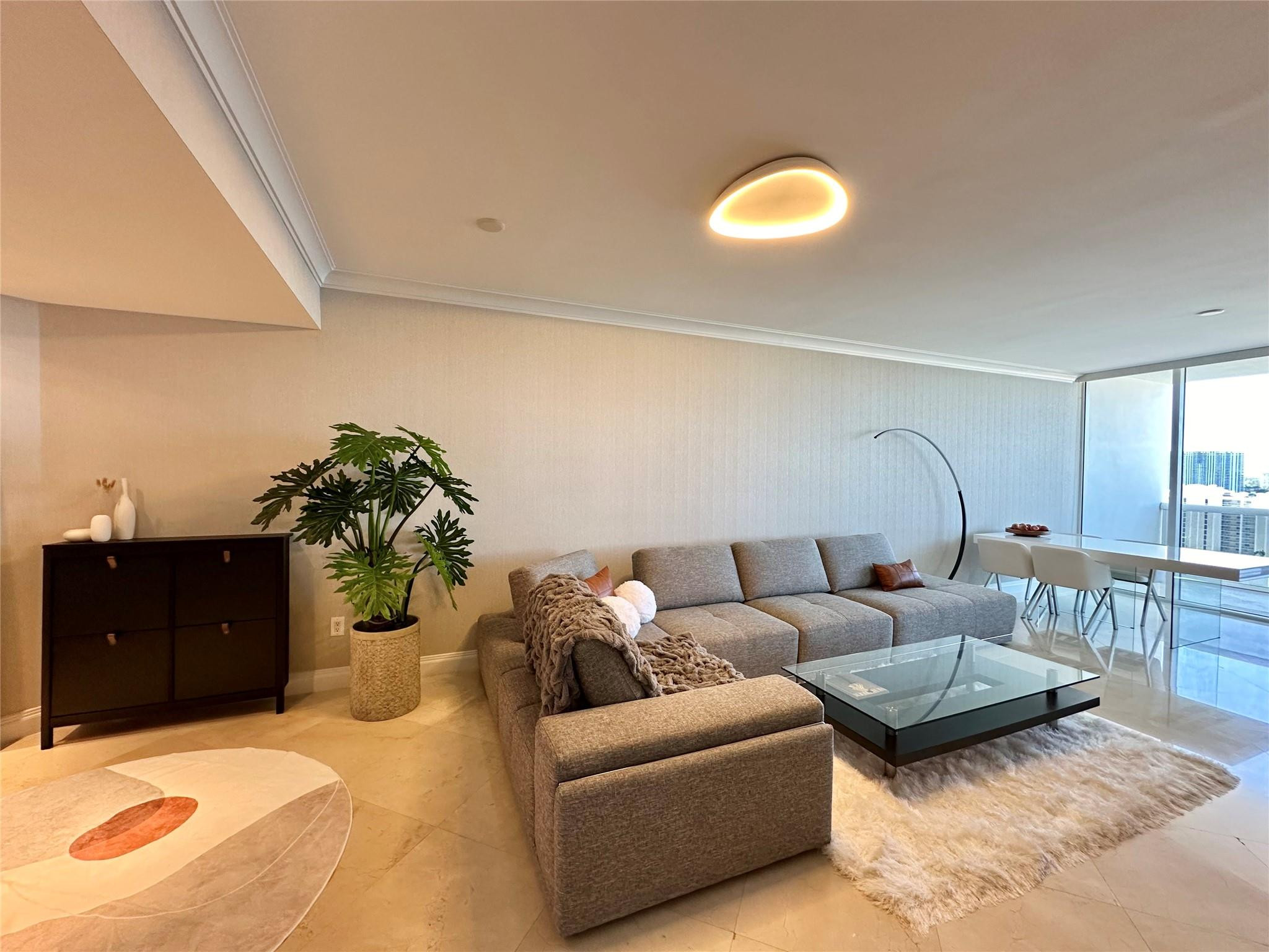 18201 Collins #1901 Sunny Isles Beach, FL 33160