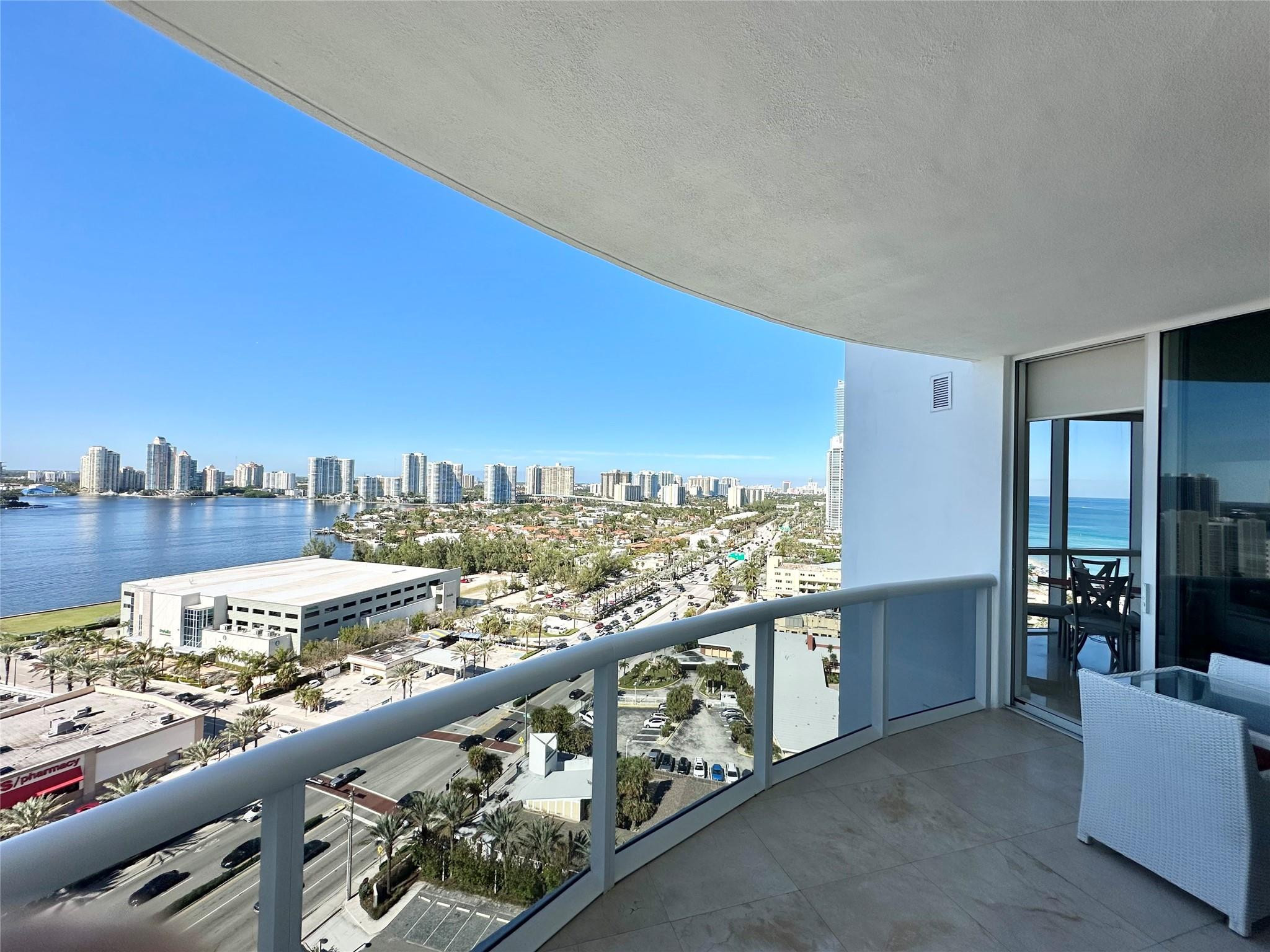 18201 Collins #1901 Sunny Isles Beach, FL 33160