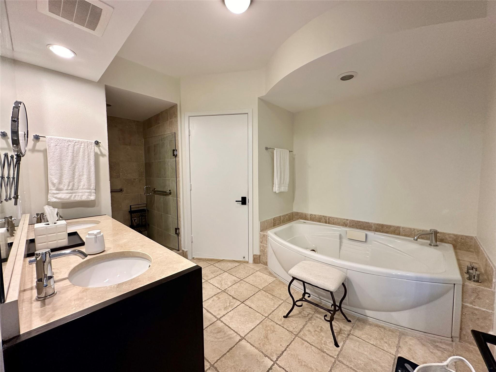 18201 Collins #1901 Sunny Isles Beach, FL 33160