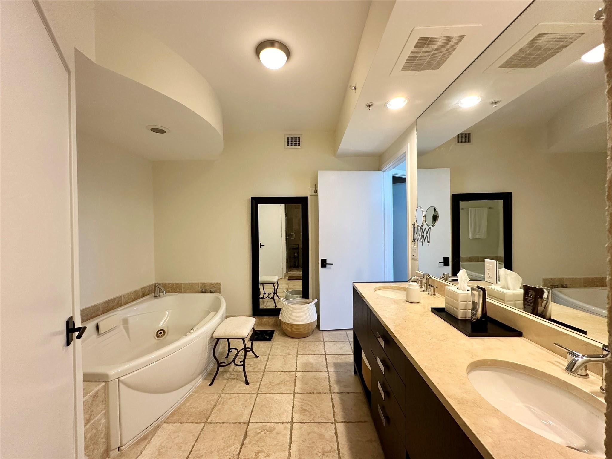 18201 Collins #1901 Sunny Isles Beach, FL 33160