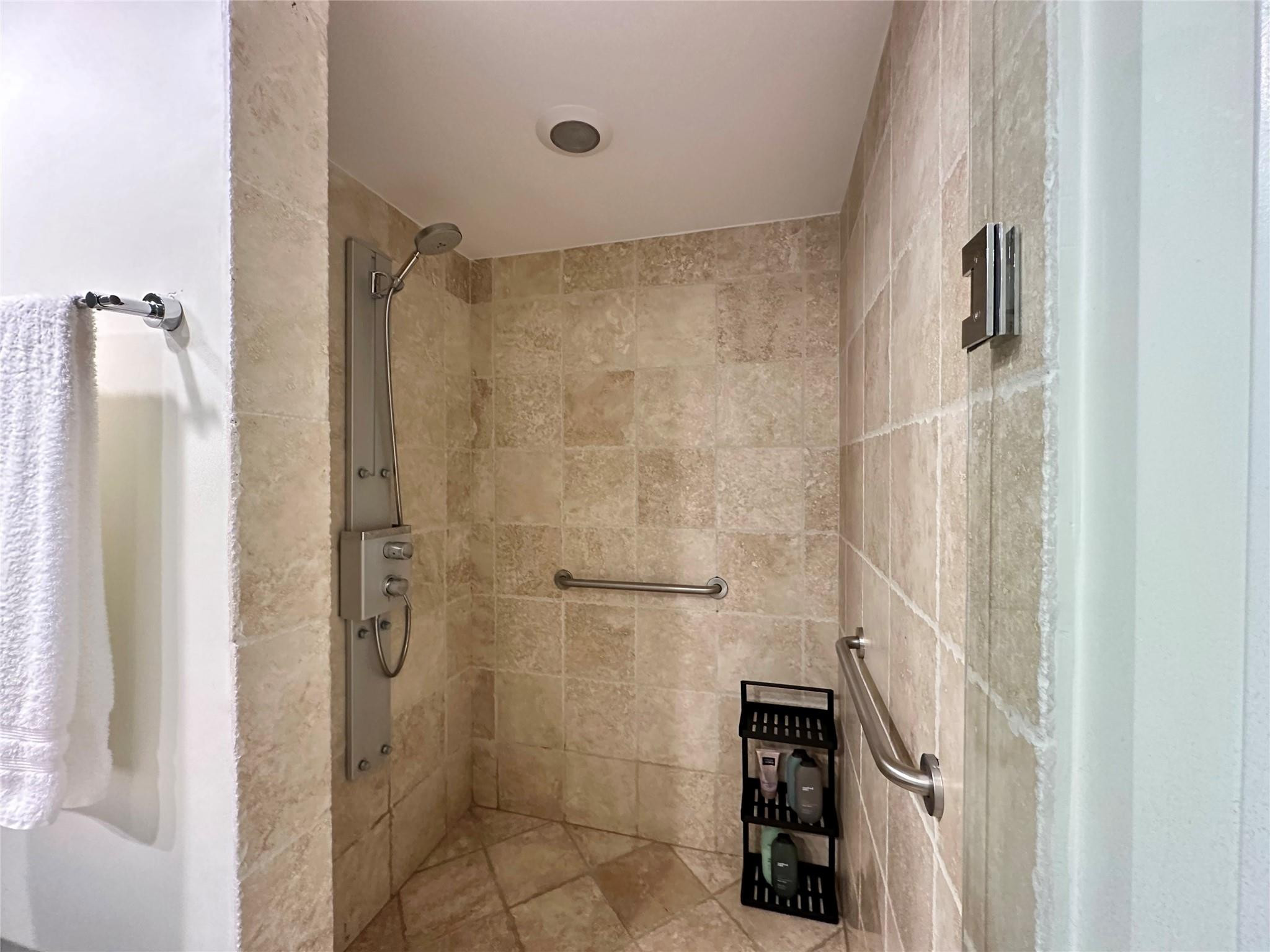 18201 Collins #1901 Sunny Isles Beach, FL 33160