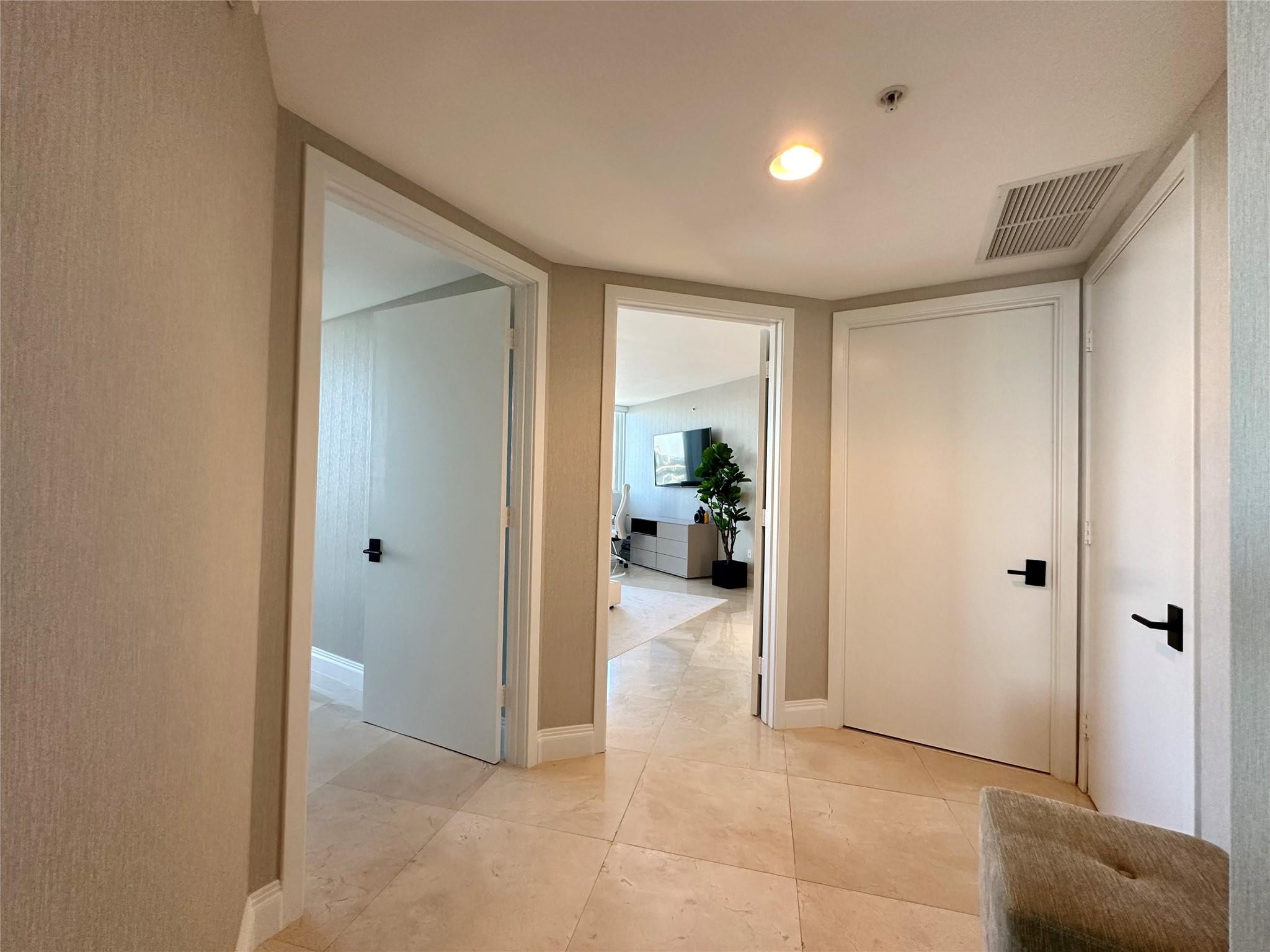 18201 Collins #1901 Sunny Isles Beach, FL 33160