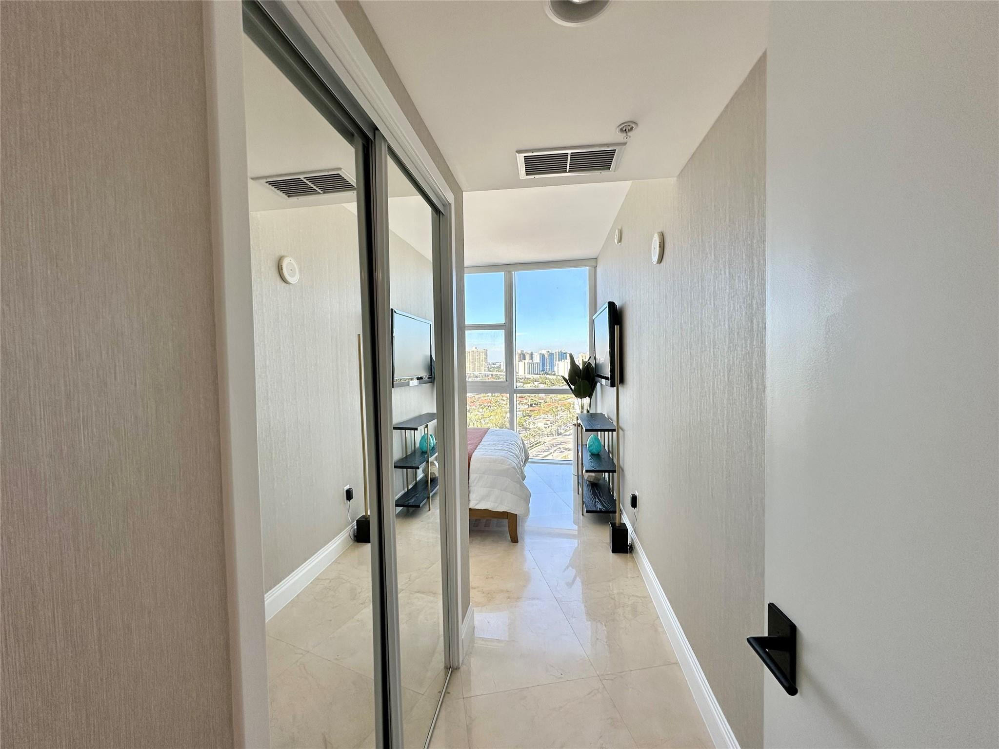18201 Collins #1901 Sunny Isles Beach, FL 33160
