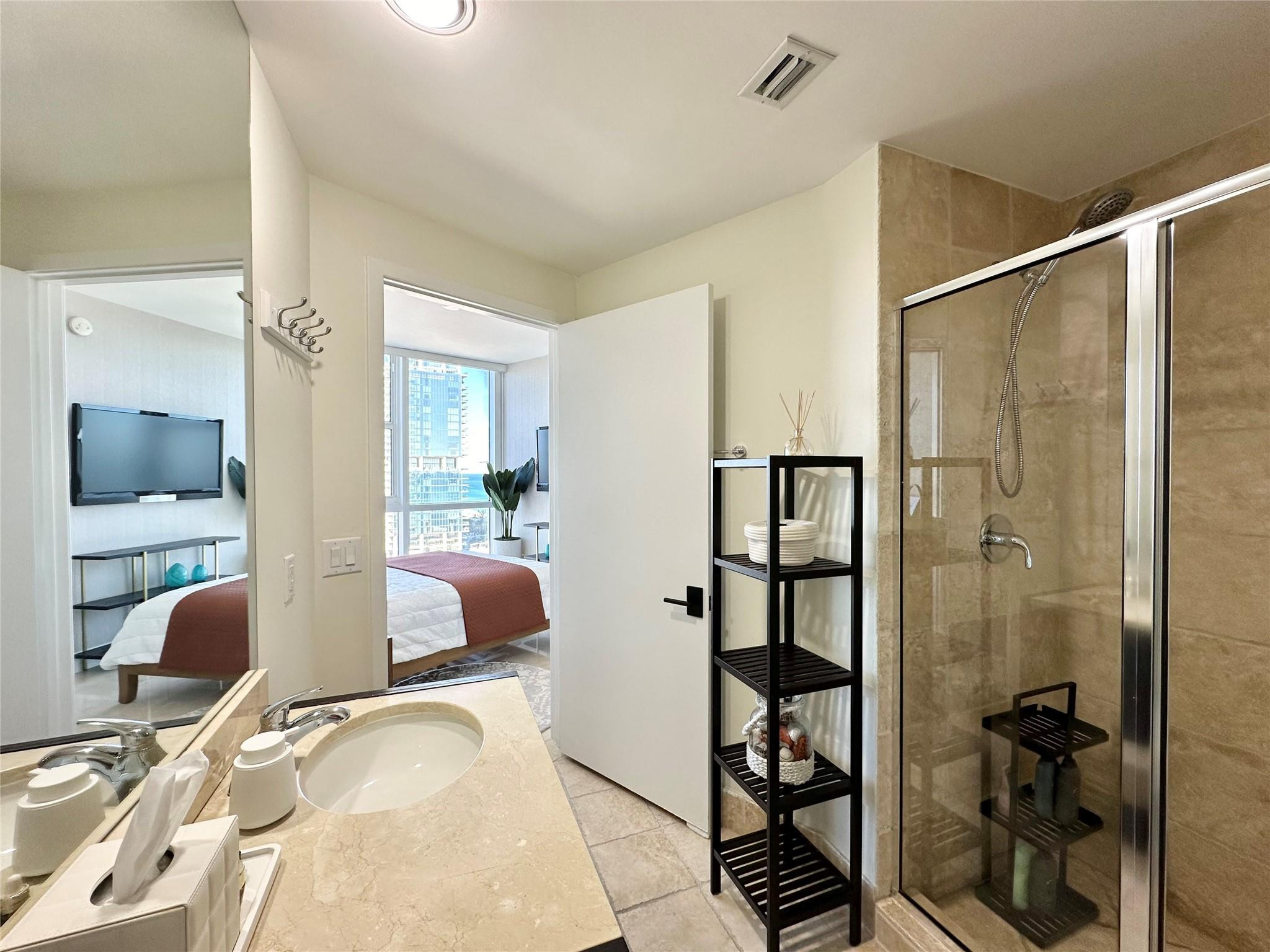 18201 Collins #1901 Sunny Isles Beach, FL 33160