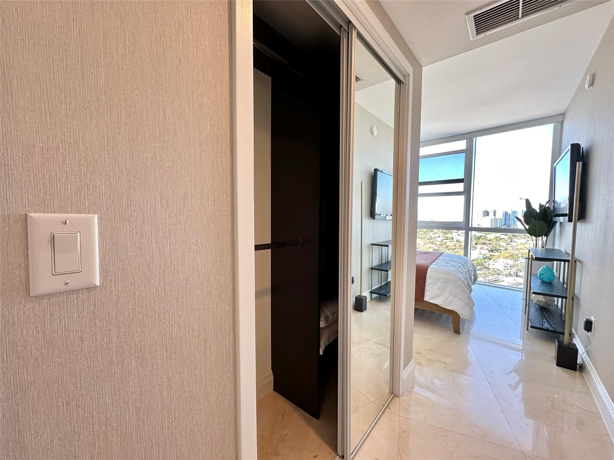 18201 Collins #1901 Sunny Isles Beach, FL 33160