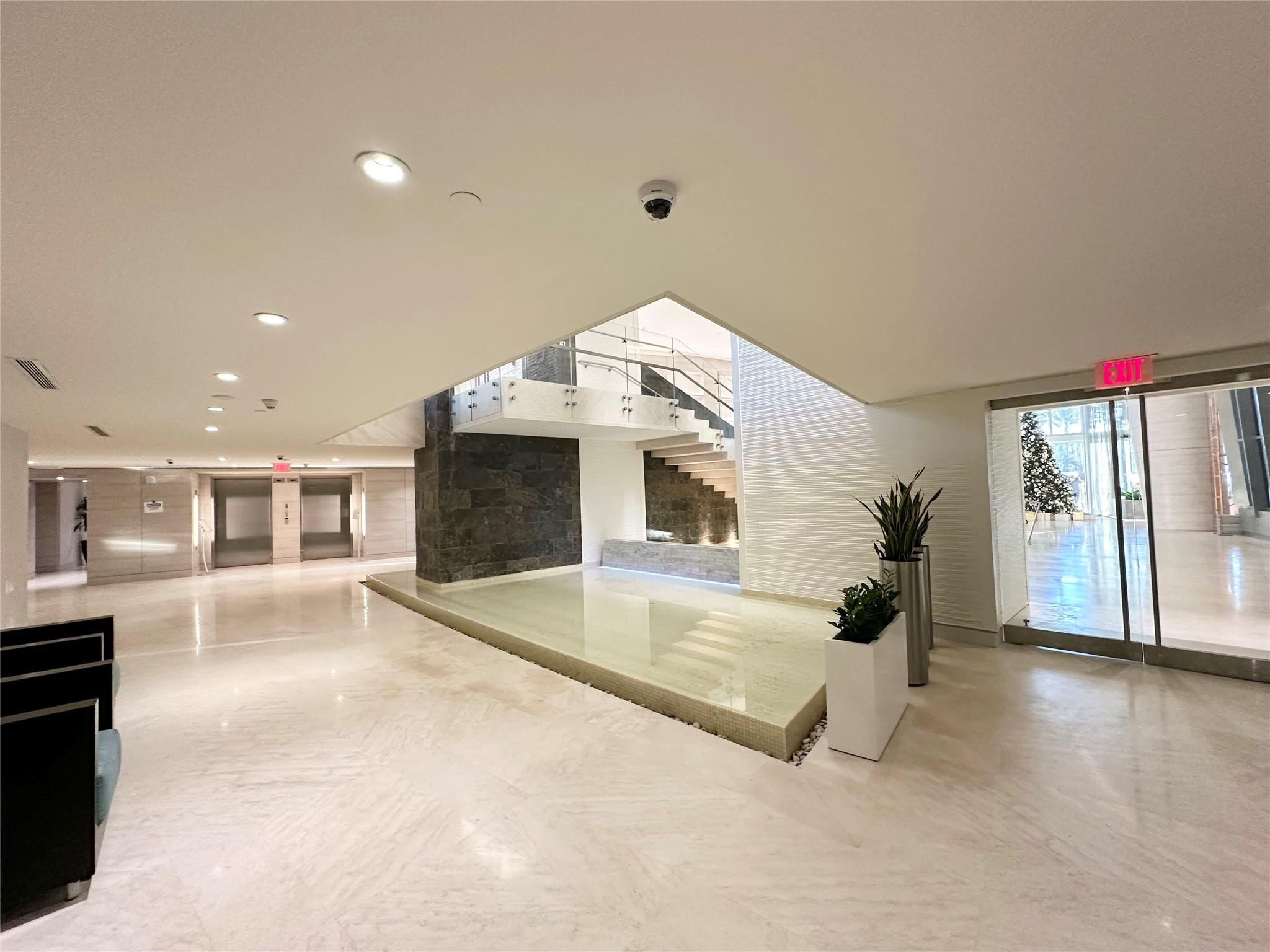 18201 Collins #1901 Sunny Isles Beach, FL 33160