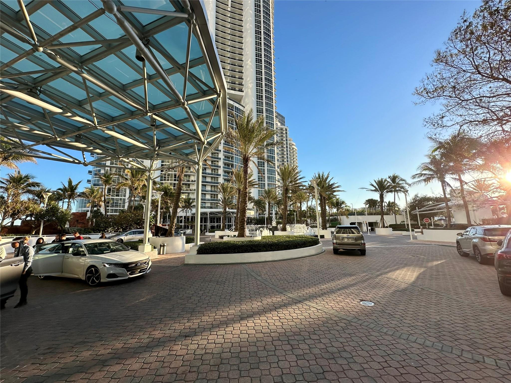 18201 Collins #1901 Sunny Isles Beach, FL 33160