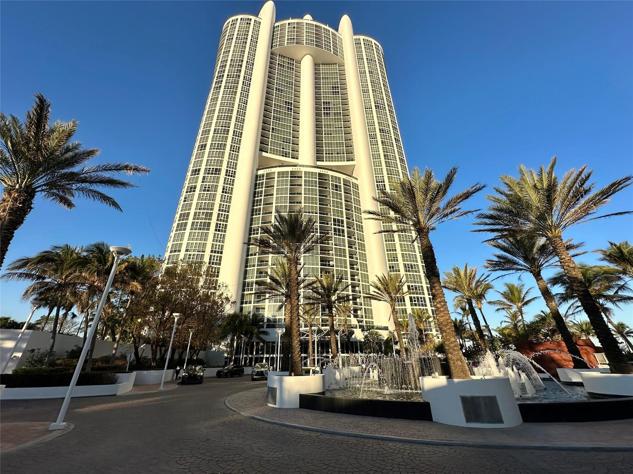 18201 Collins #1901 Sunny Isles Beach, FL 33160