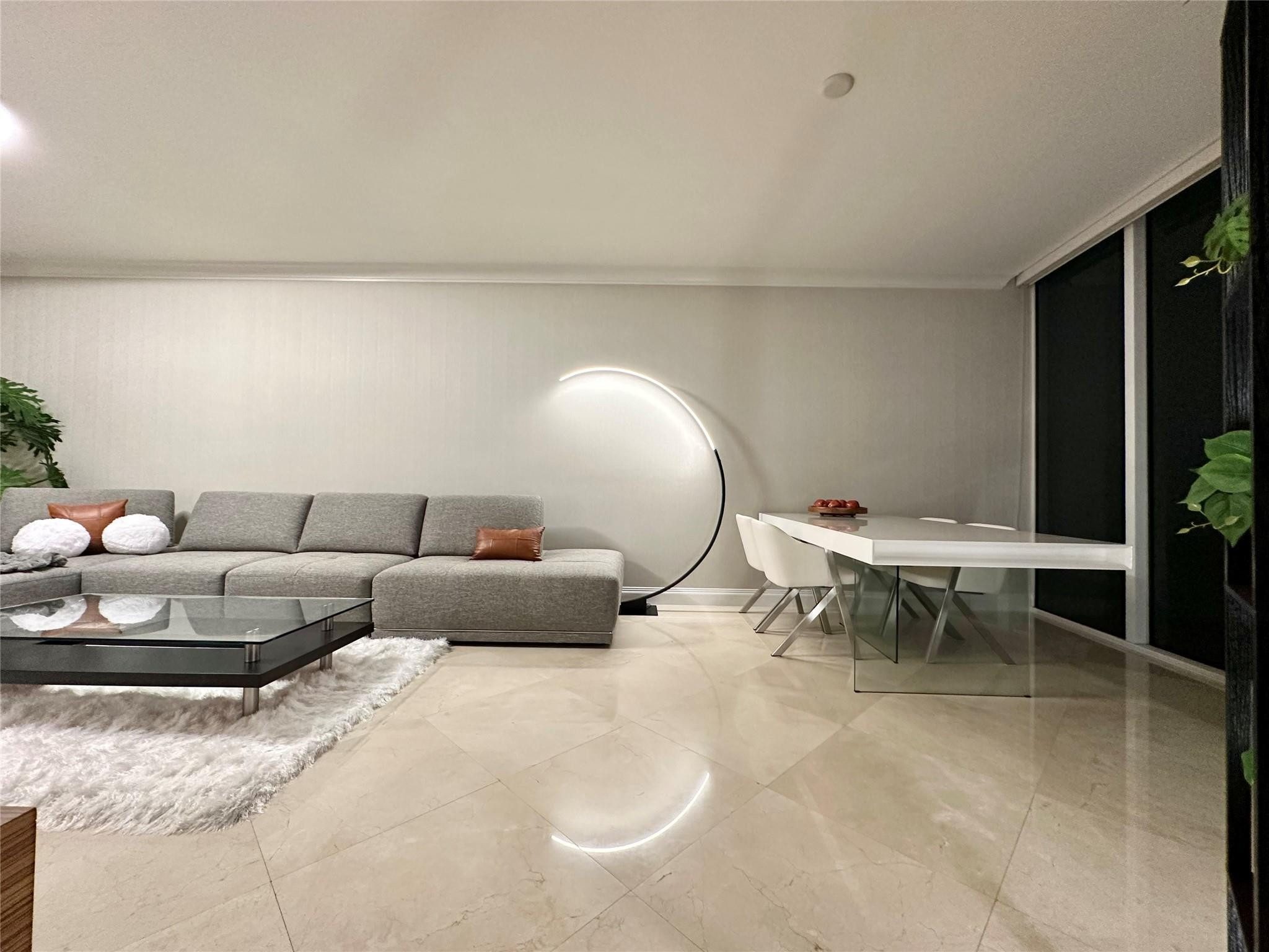18201 Collins #1901 Sunny Isles Beach, FL 33160