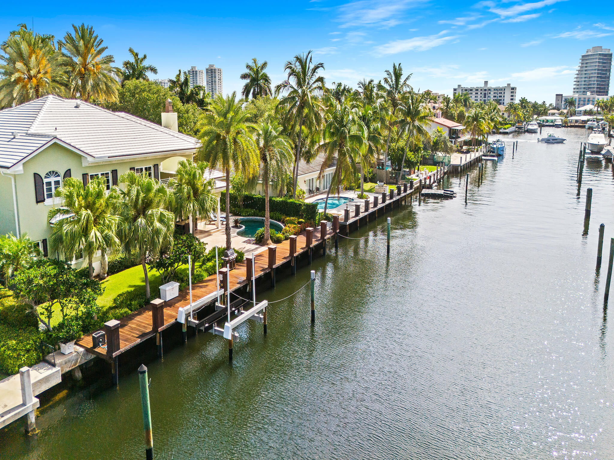2856 NE 25th Fort Lauderdale, FL 33305