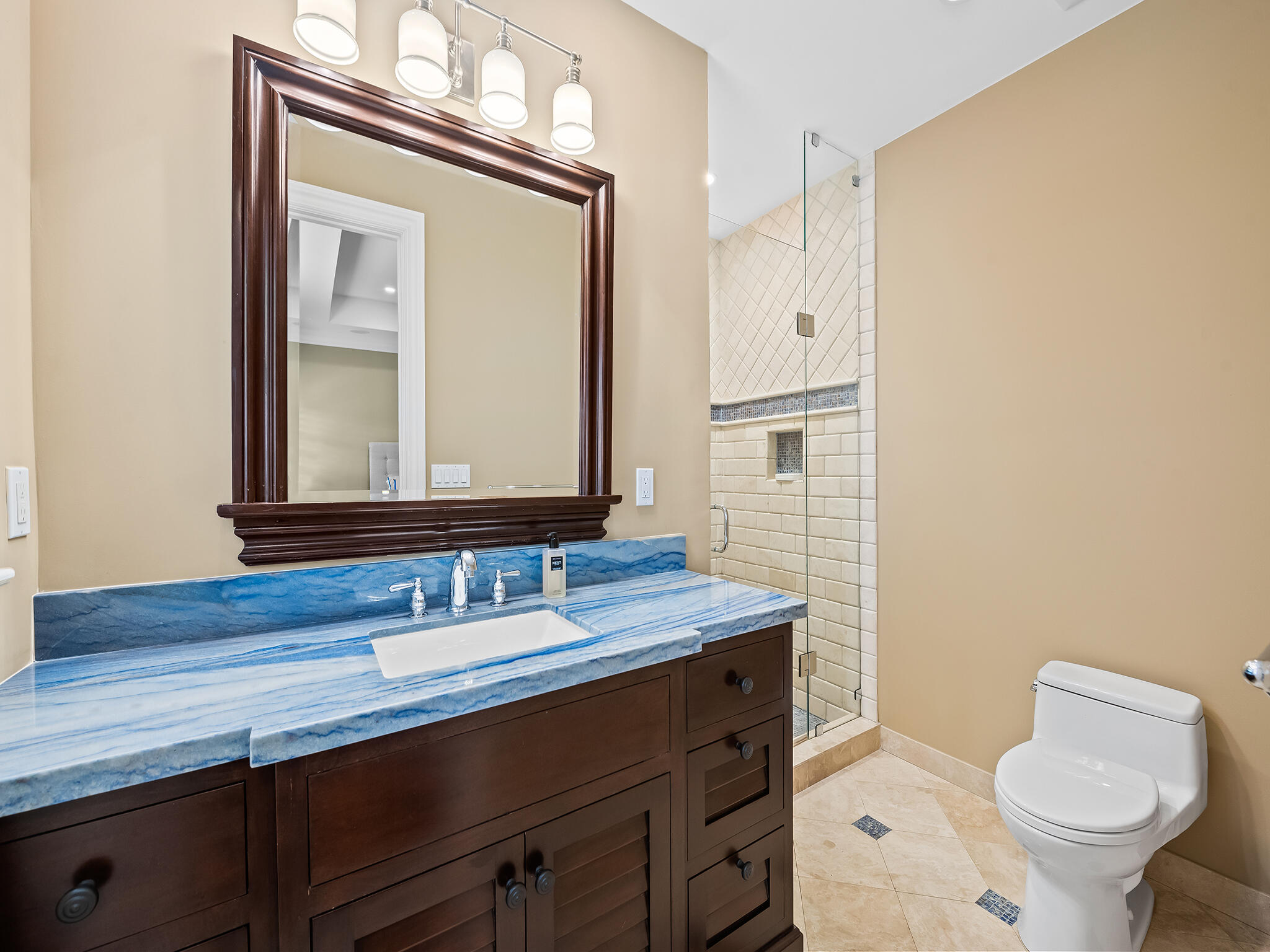 2856 NE 25th Fort Lauderdale, FL 33305