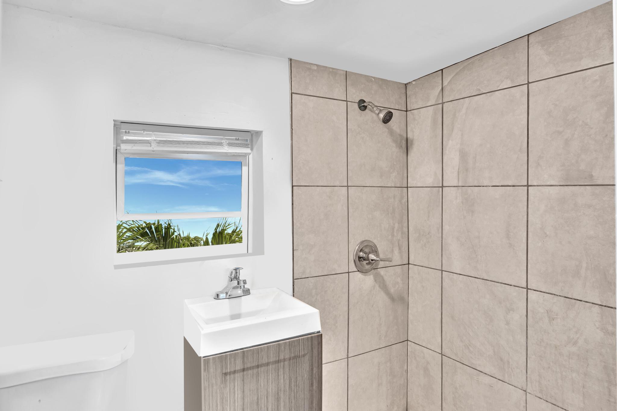 1713 NW 76th Miami, FL 33147