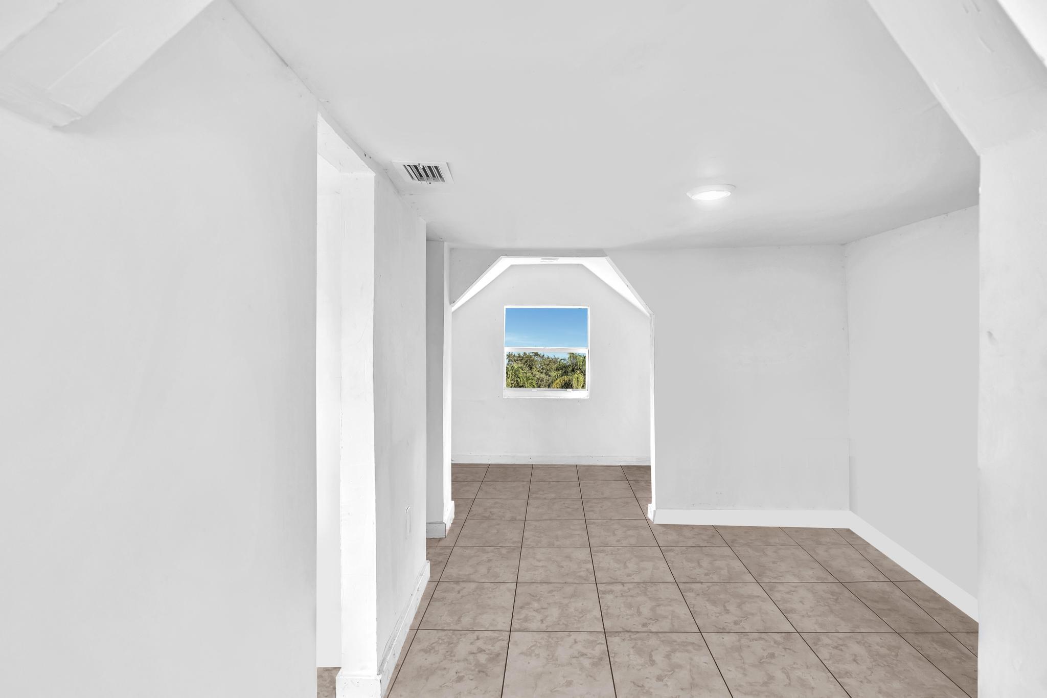 1713 NW 76th Miami, FL 33147