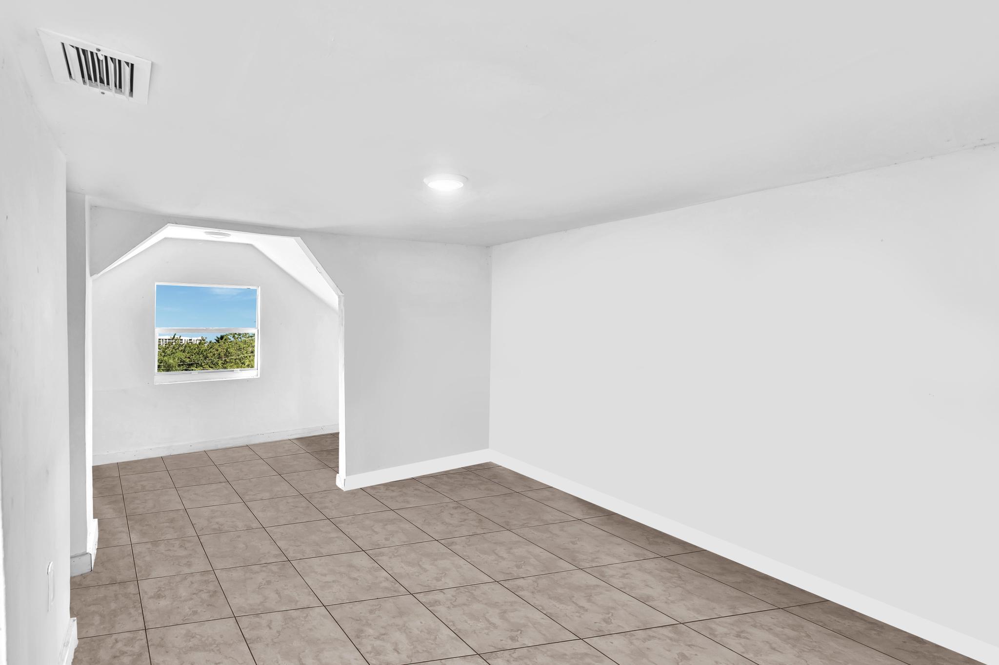 1713 NW 76th Miami, FL 33147