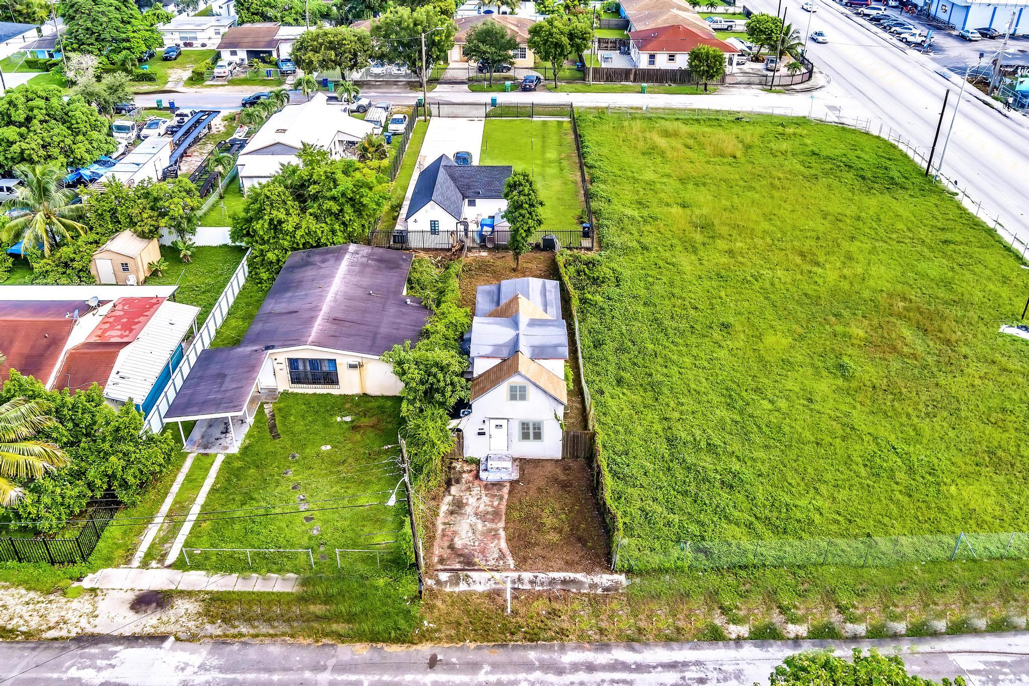 1713 NW 76th Miami, FL 33147