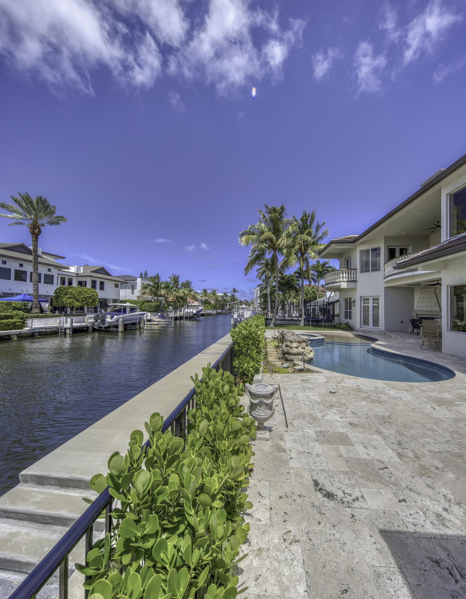 945 Cypress