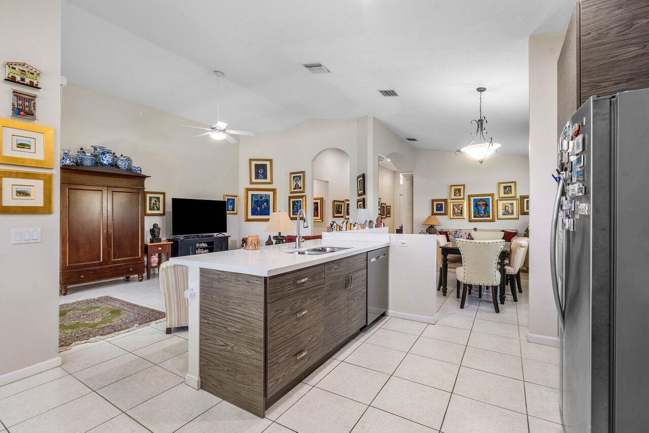 136 Hidden Holw Palm Beach Gardens, FL 33418