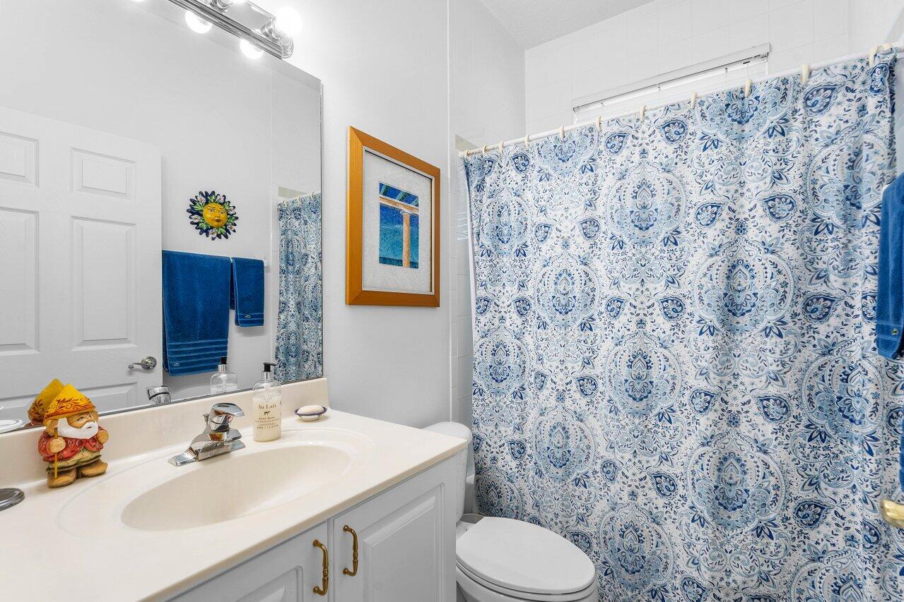 136 Hidden Holw Palm Beach Gardens, FL 33418